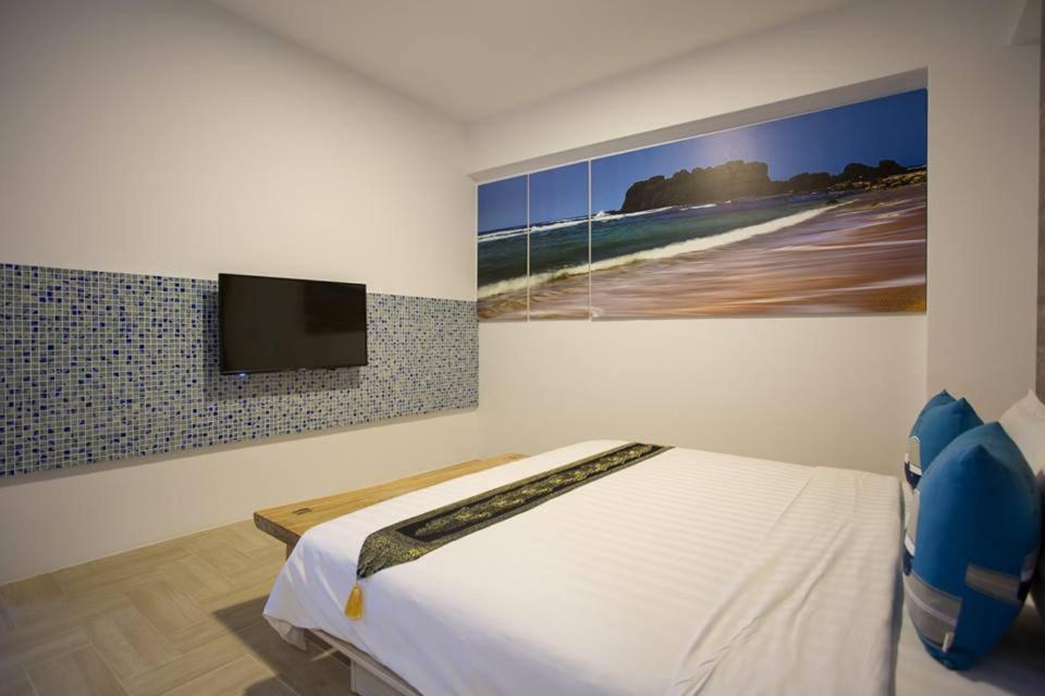 Queen Room with Balcony photo 3