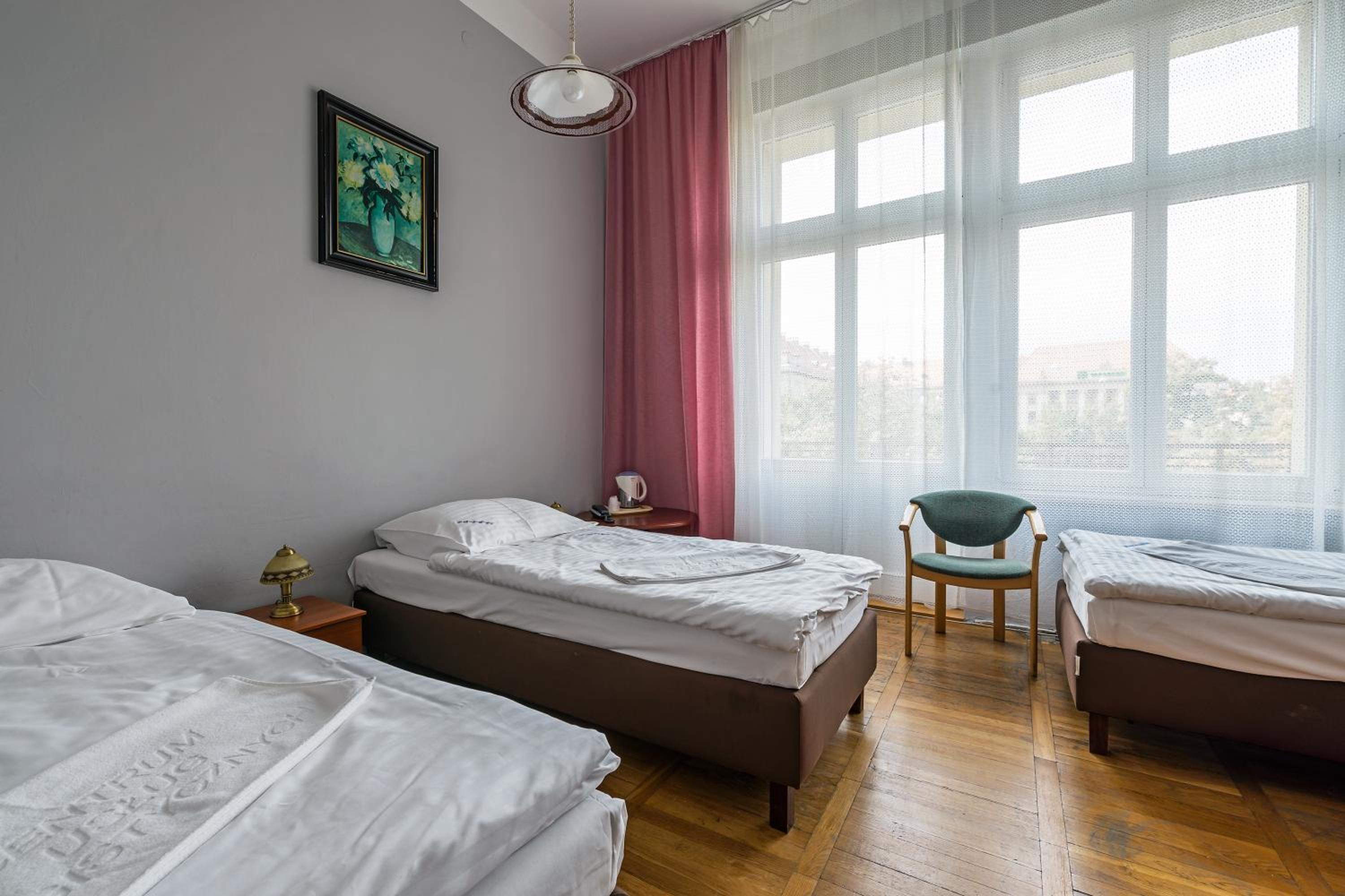Standard Triple Room - Photo 2
