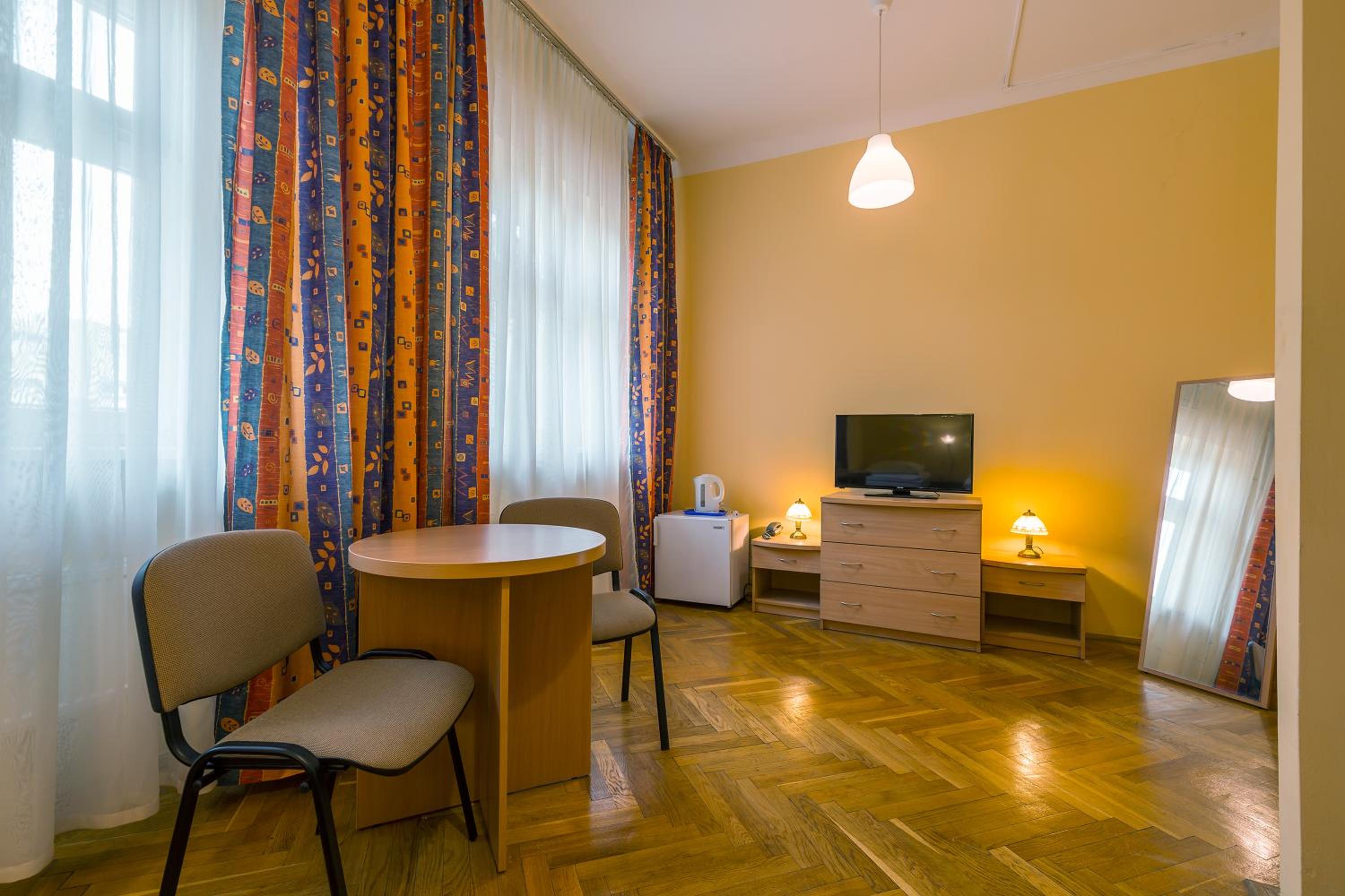 Standard Twin Room - Photo 5