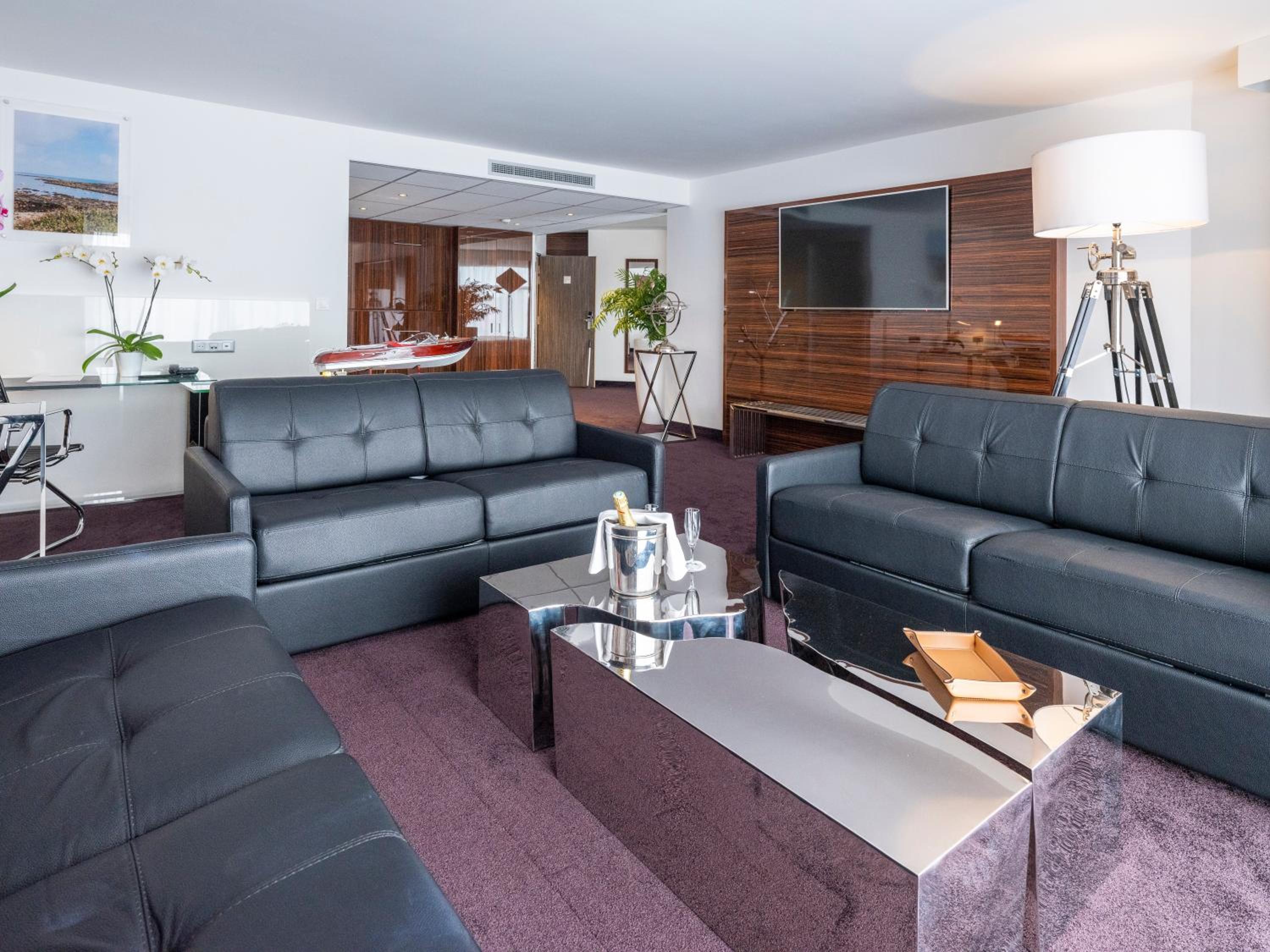 Prestige Suite with Harbor View
