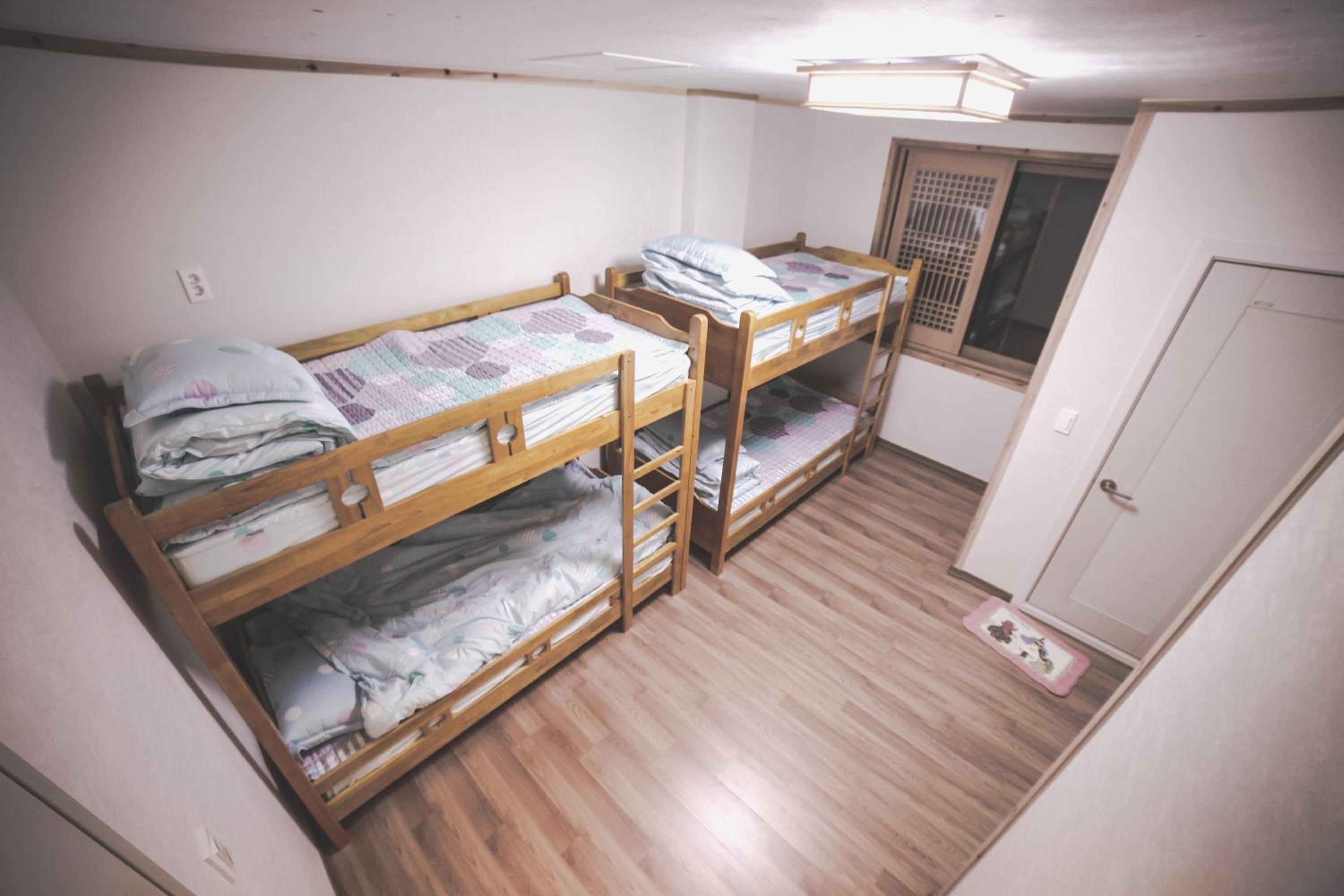 Quadruple Room with Private Bathroom - Photo 1