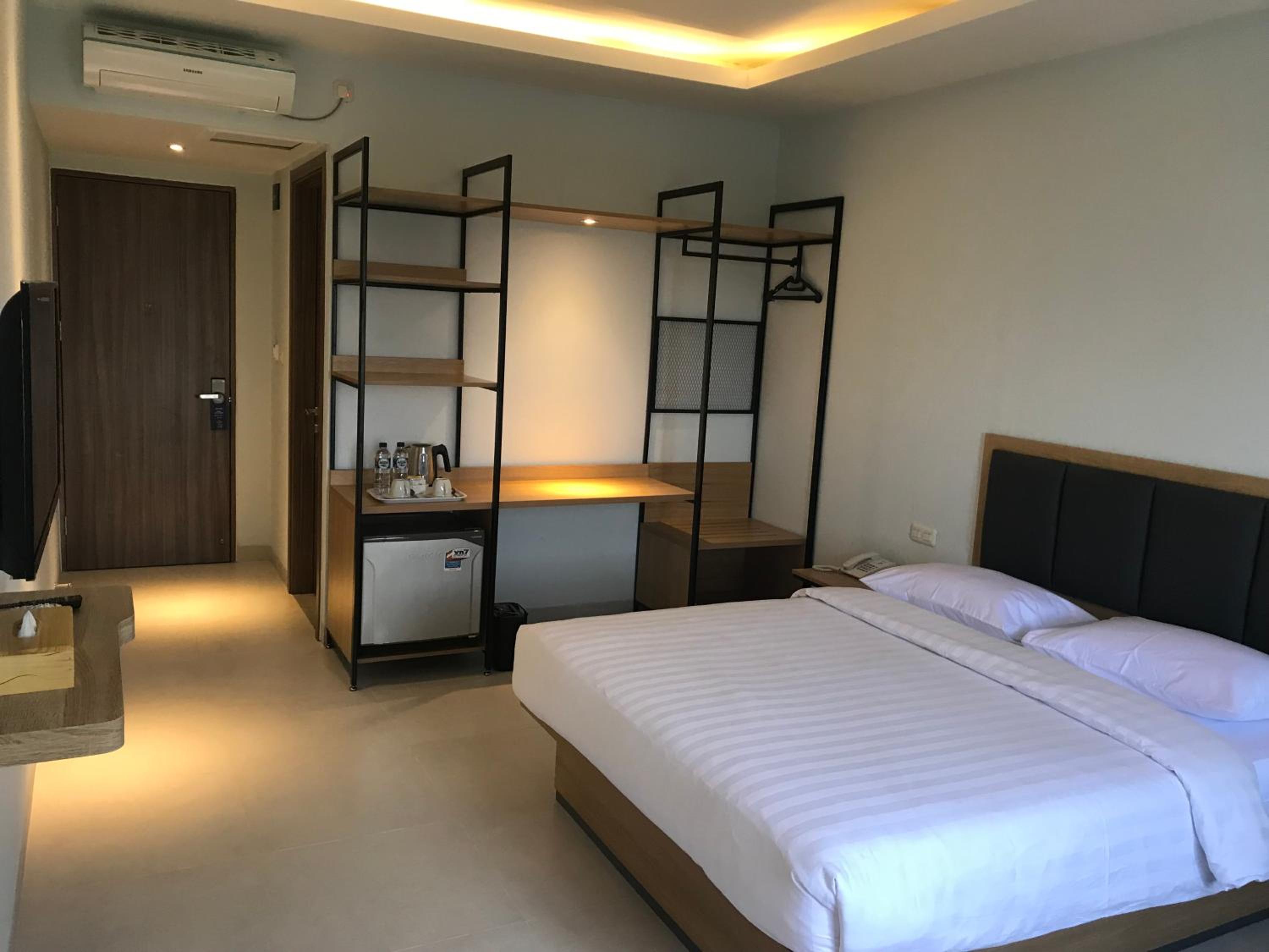 Deluxe Double Room - Smoking - Photo 1