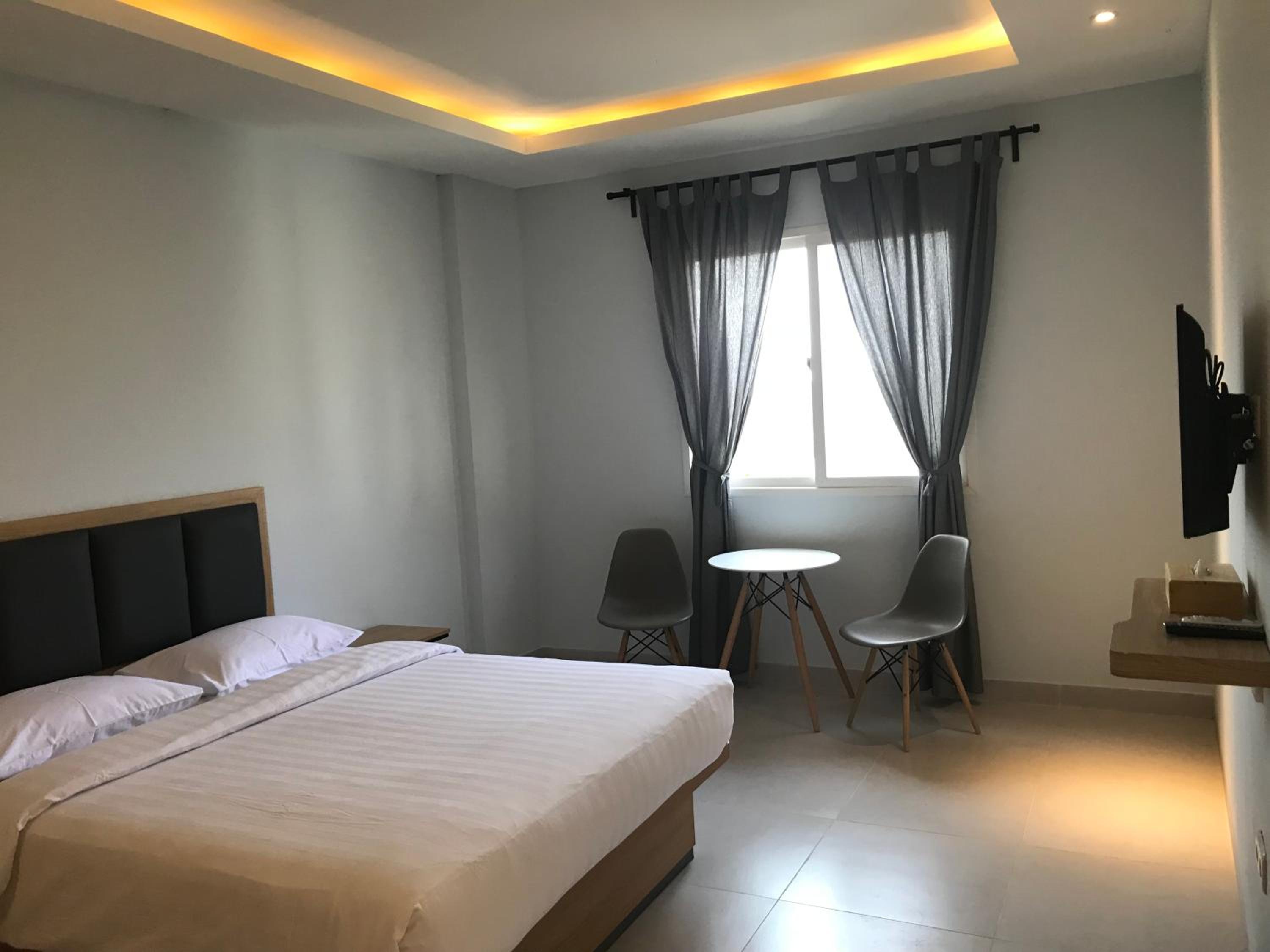 Deluxe Double Room - Smoking - Photo 4