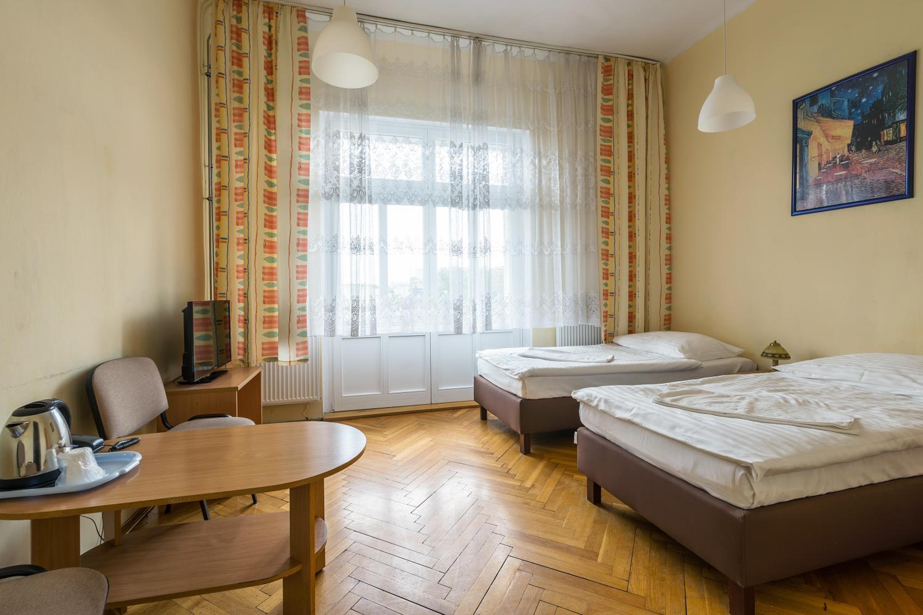 Standard Twin Room - Photo 1