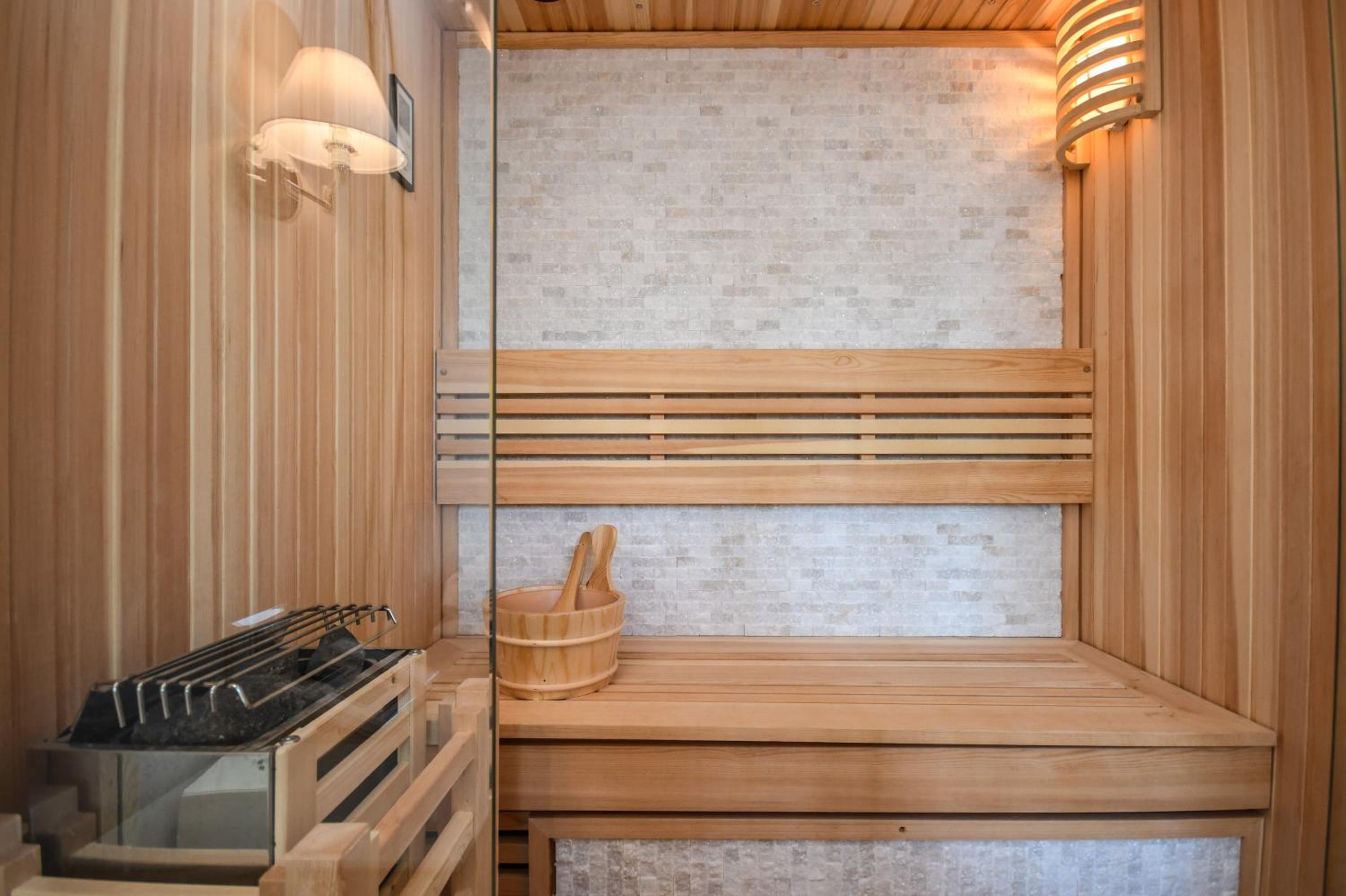 Junior Suite with Sauna - Photo 12