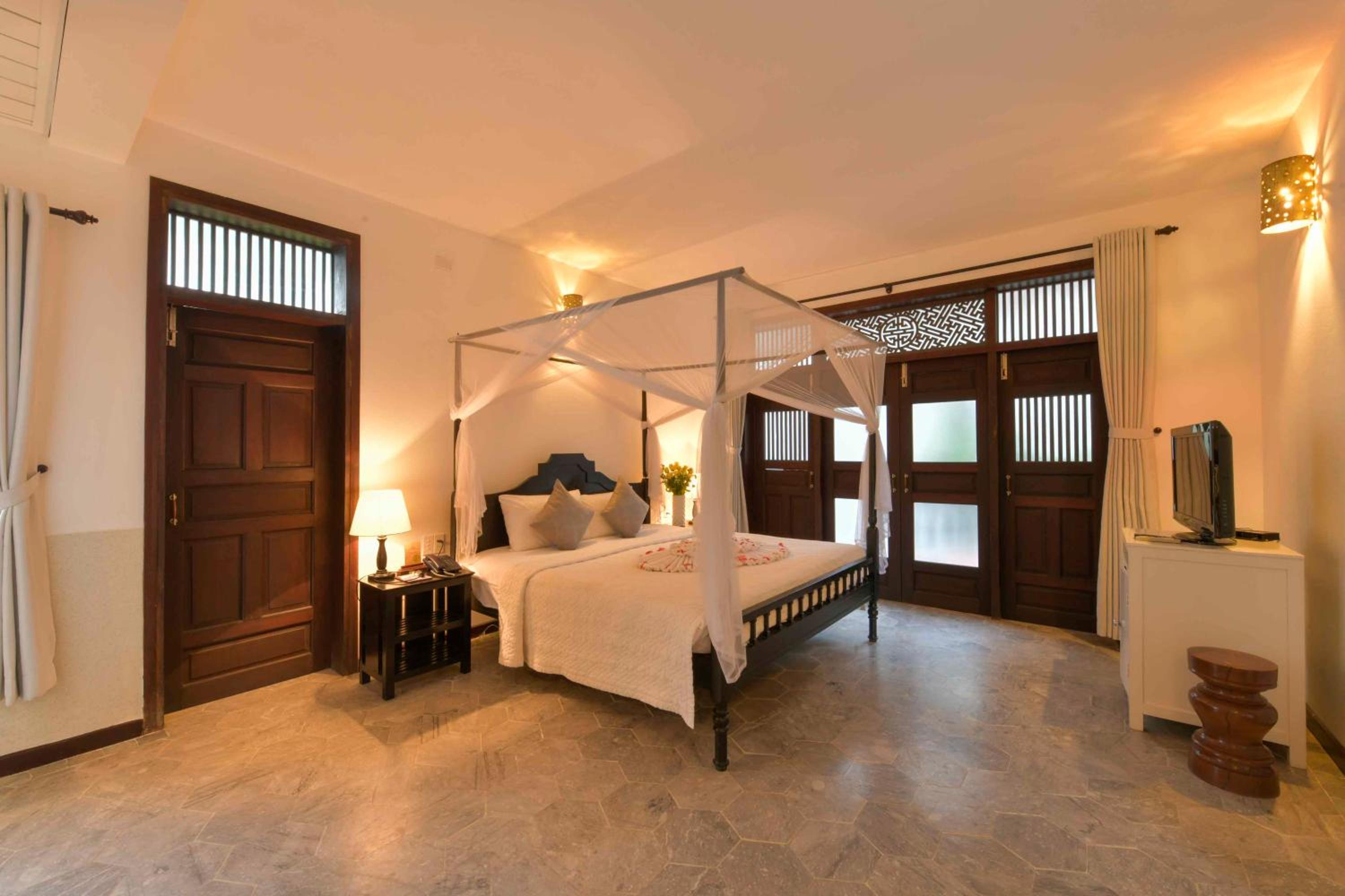 Suite - Photo 3