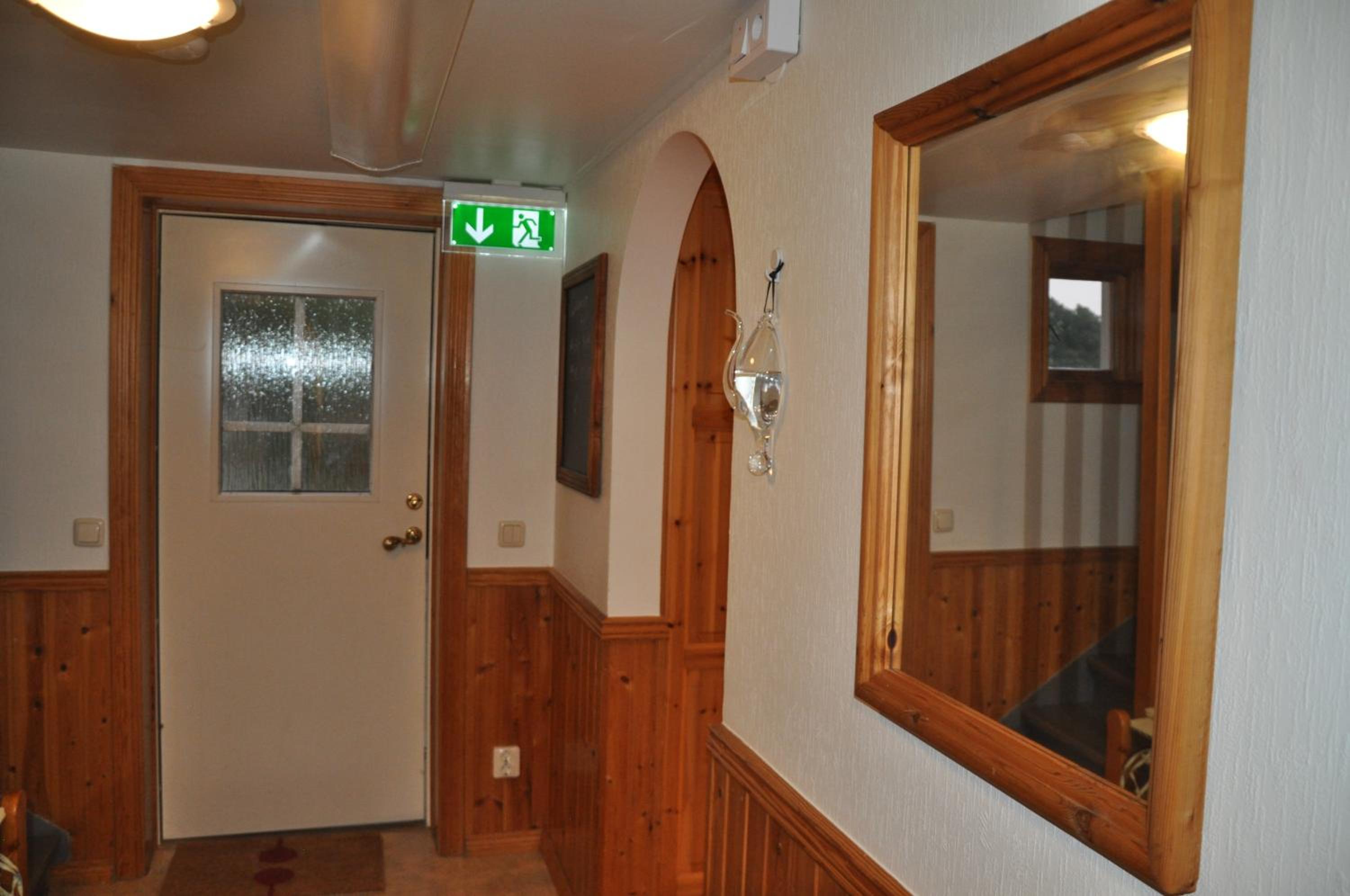 Villa - Photo 2