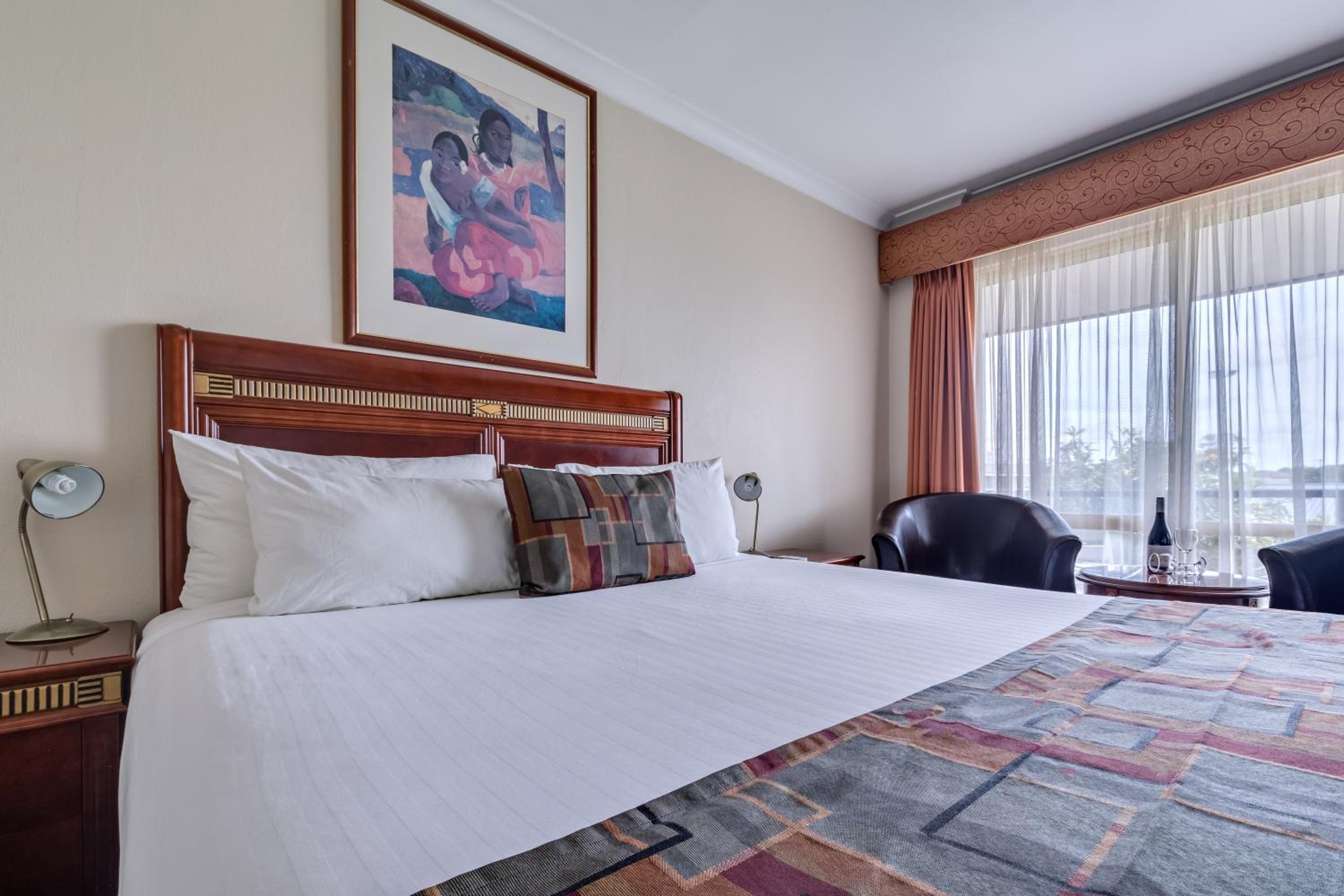 Deluxe King Room - Photo 4