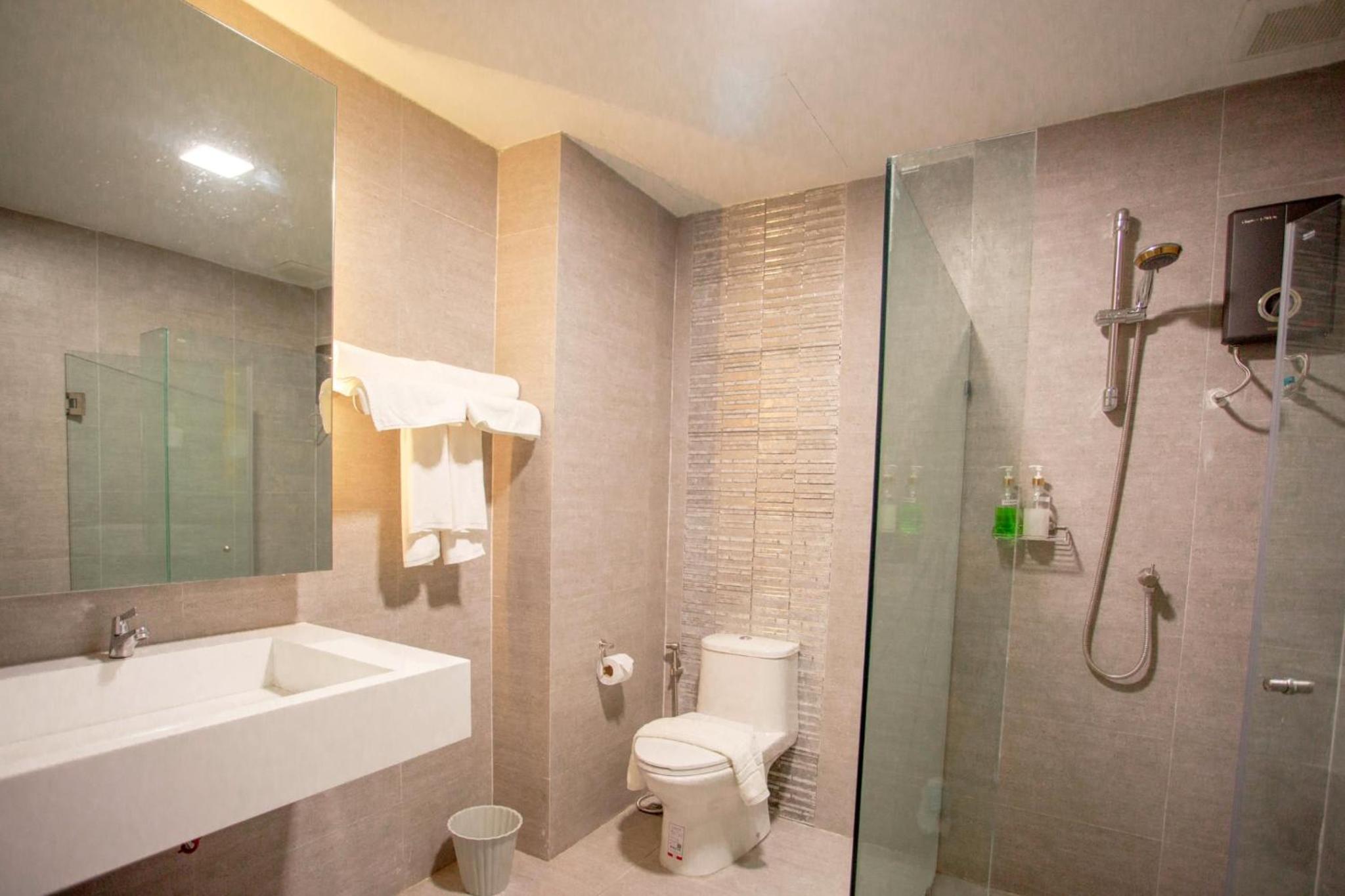 Deluxe Twin Room - Photo 8