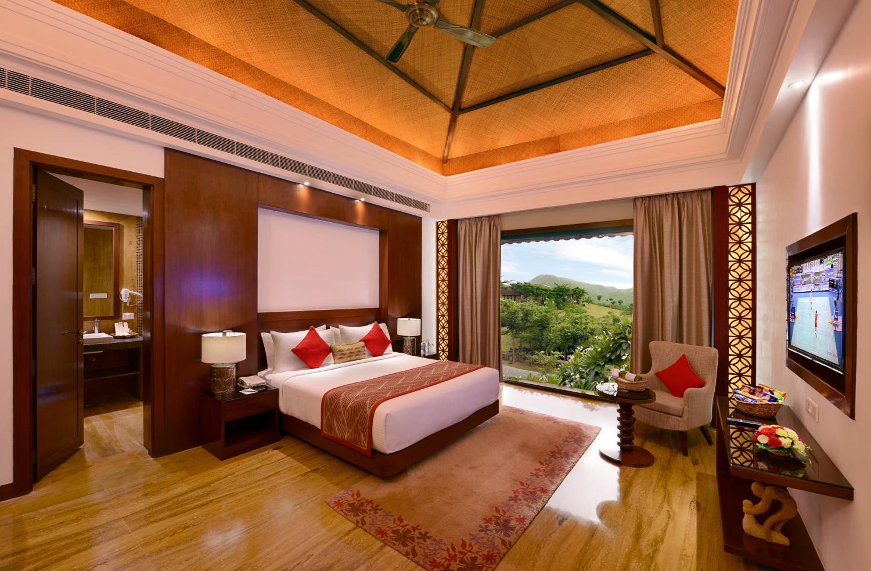 Grand Suite - 20% off on F&B, 20% off on Spa and Laundry, Happy Hours from 11 AM to 7 PM Grand Suite - 20% off on F&B, 20% off on Spa and Laundry, Happy Hours from 11 AM to 7 PM