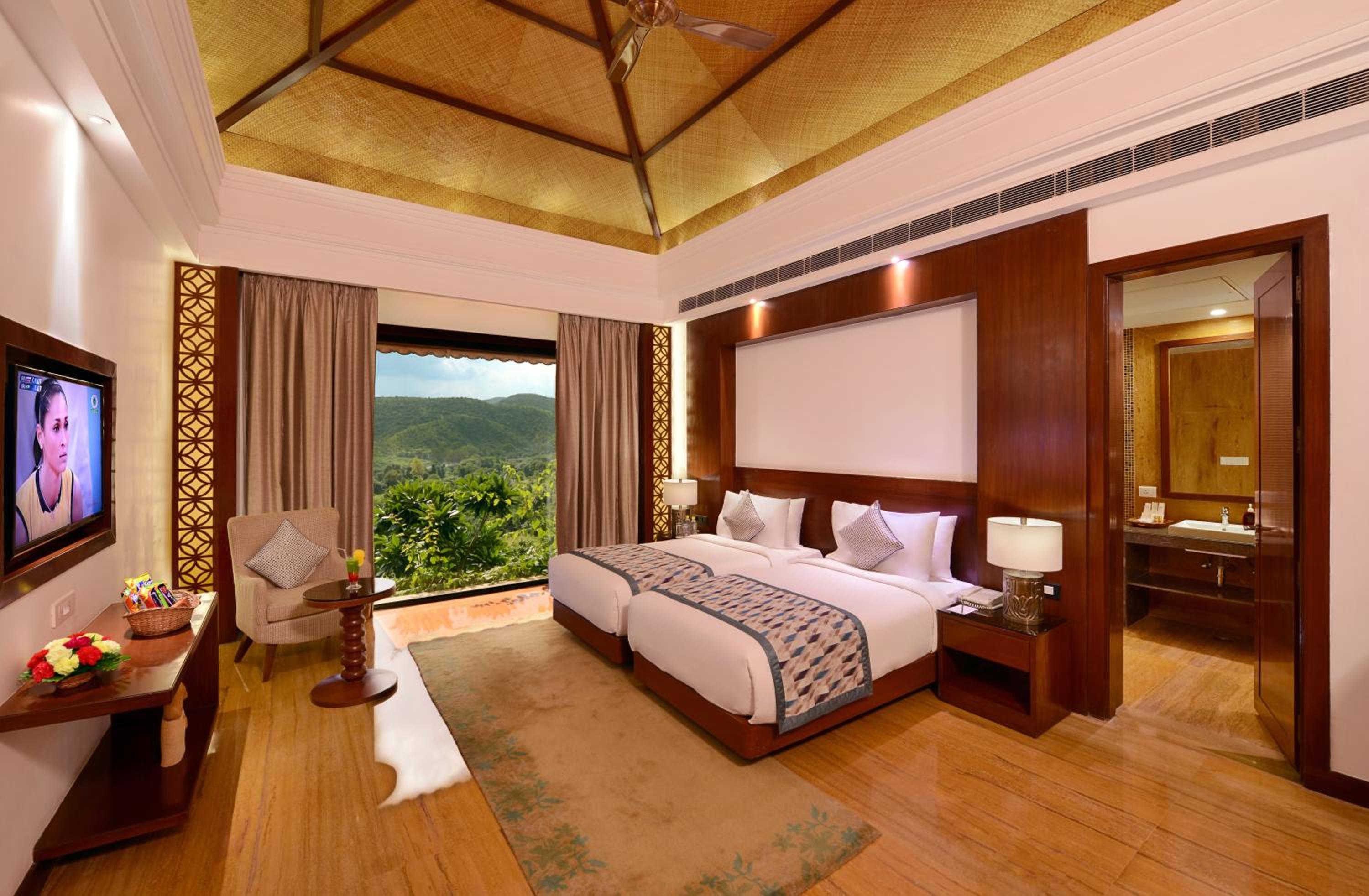 Grand Suite - 20% off on F&B, 20% off on Spa and Laundry, Happy Hours from 11 AM to 7 PM photo 3