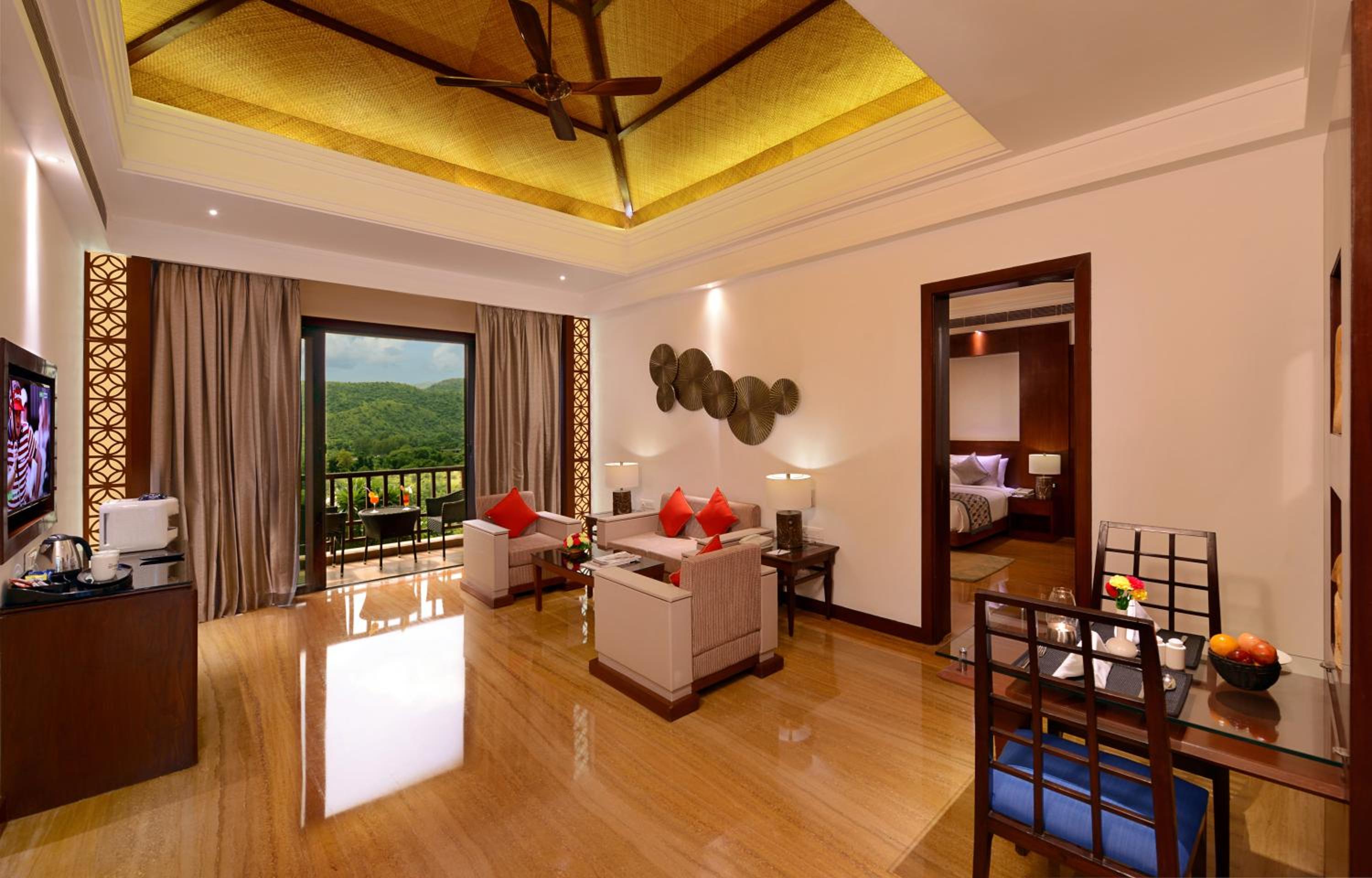 Executive Suite – 15% off on Buffet, 20% off on Spa and Laundry, Happy Hours from 11 AM to 7 PM Executive Suite – 15% off on Buffet, 20% off on Spa and Laundry, Happy Hours from 11 AM to 7 PM