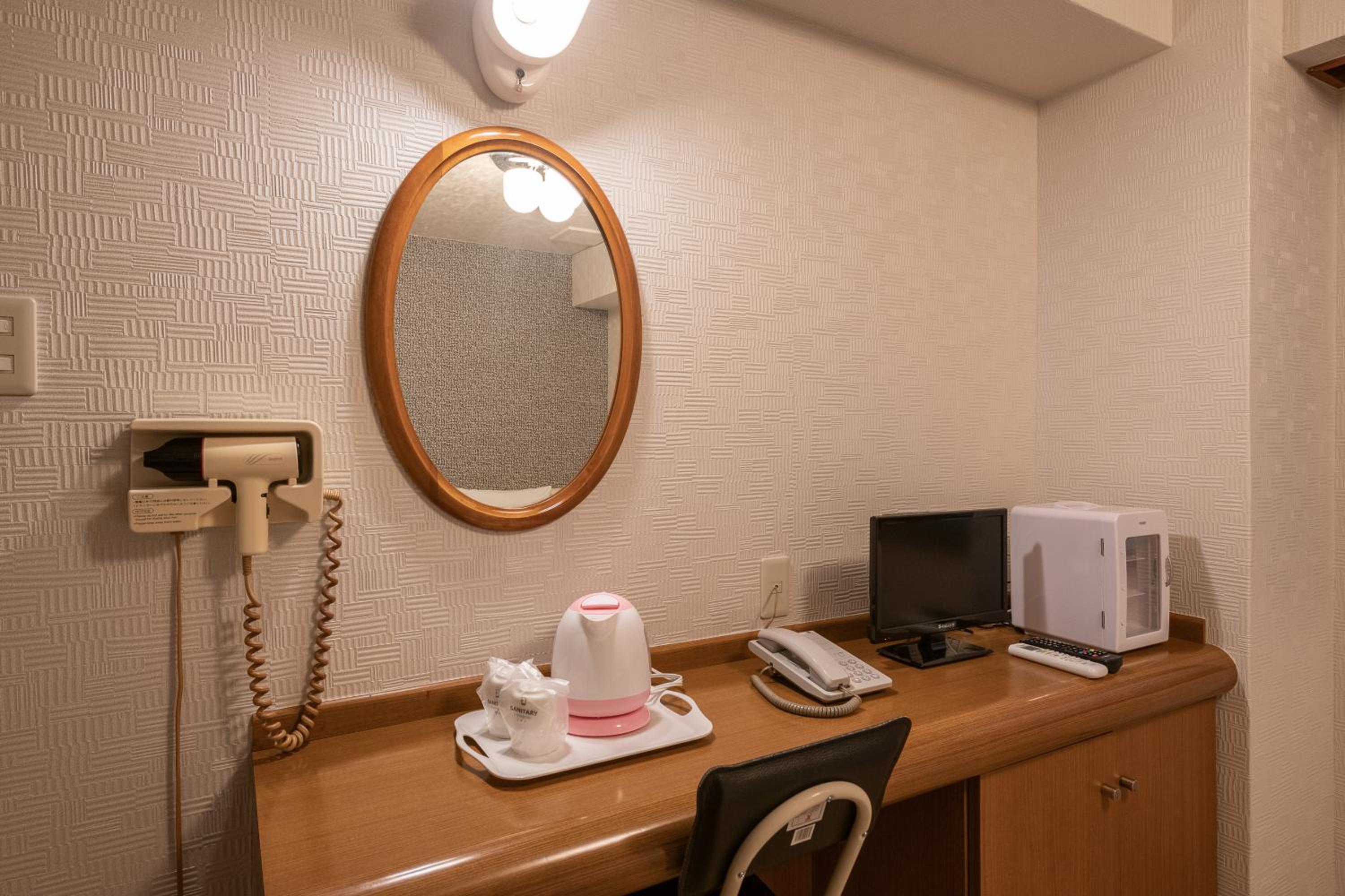Double Room with Private Bathroom - Photo 6