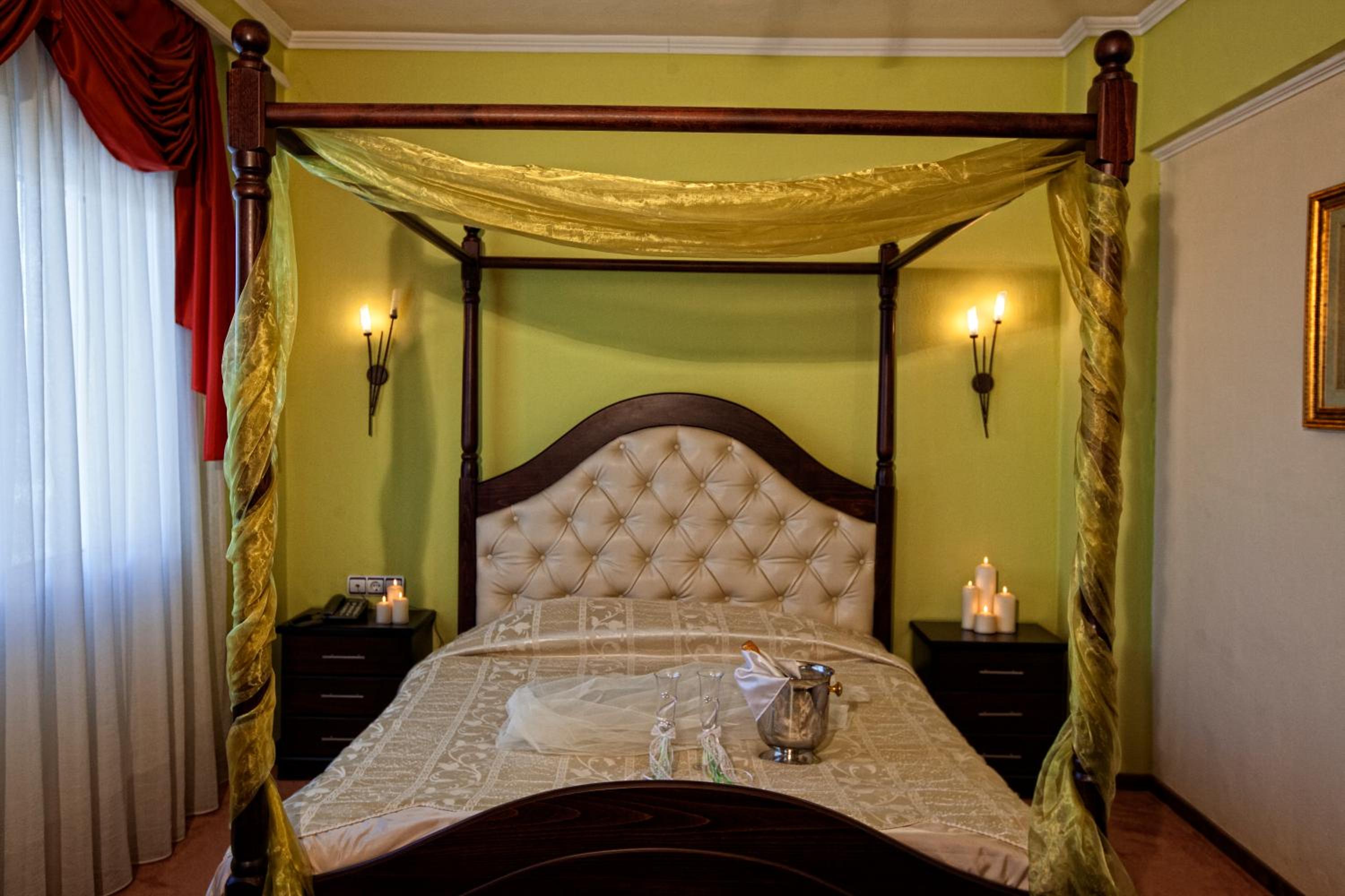Suite - Photo 7
