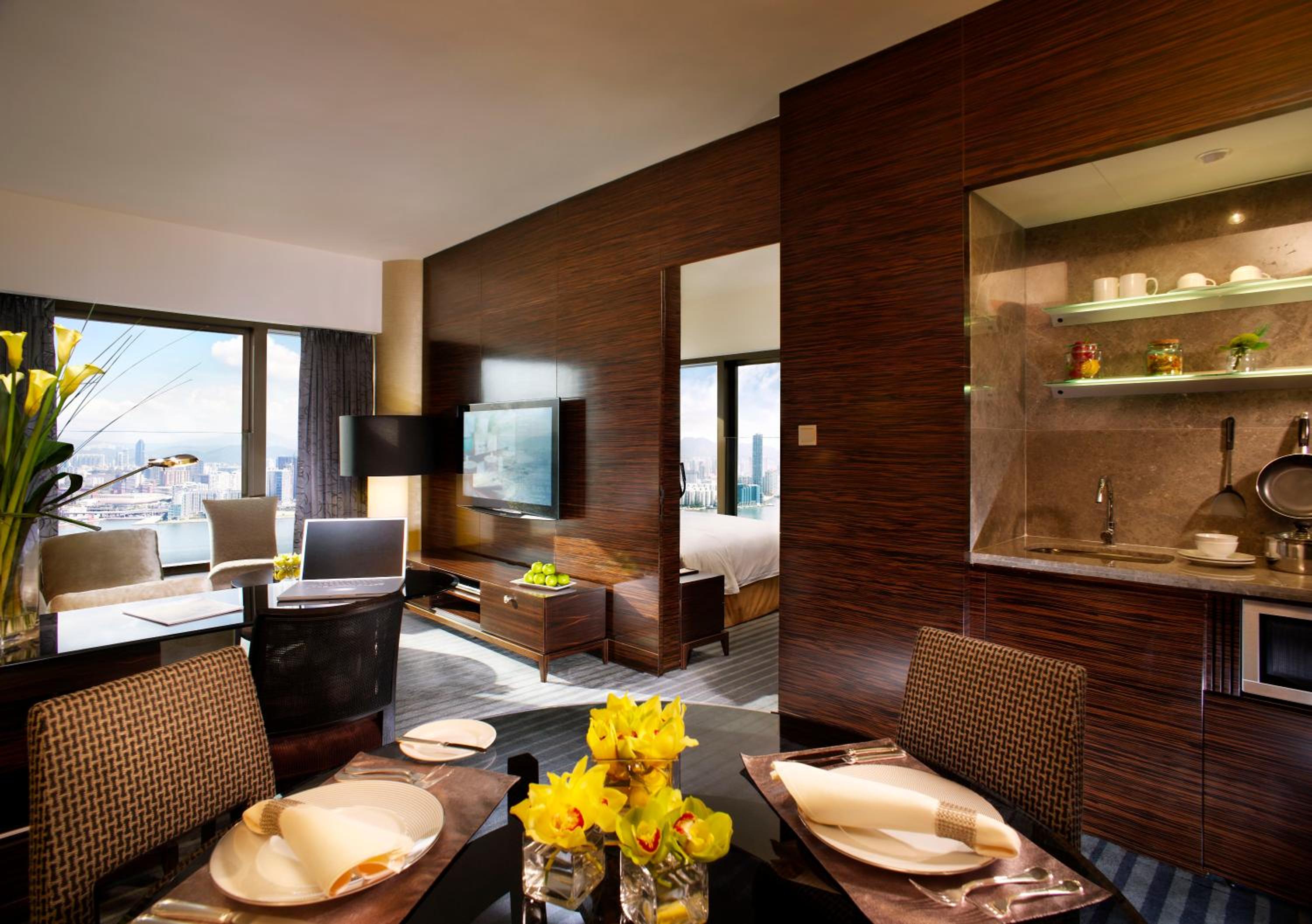 Executive King or Twin Suite with Harbor View photo 3