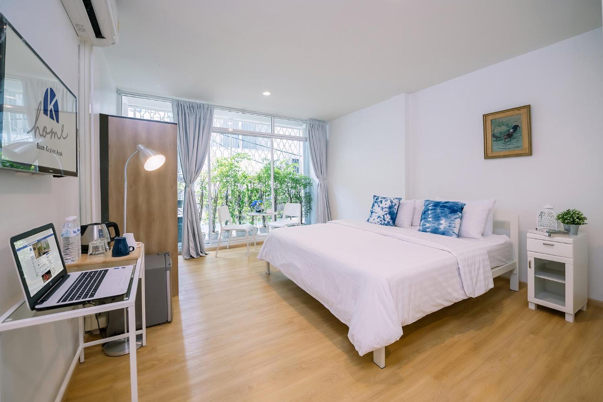Grand Deluxe King Room with Balcony
