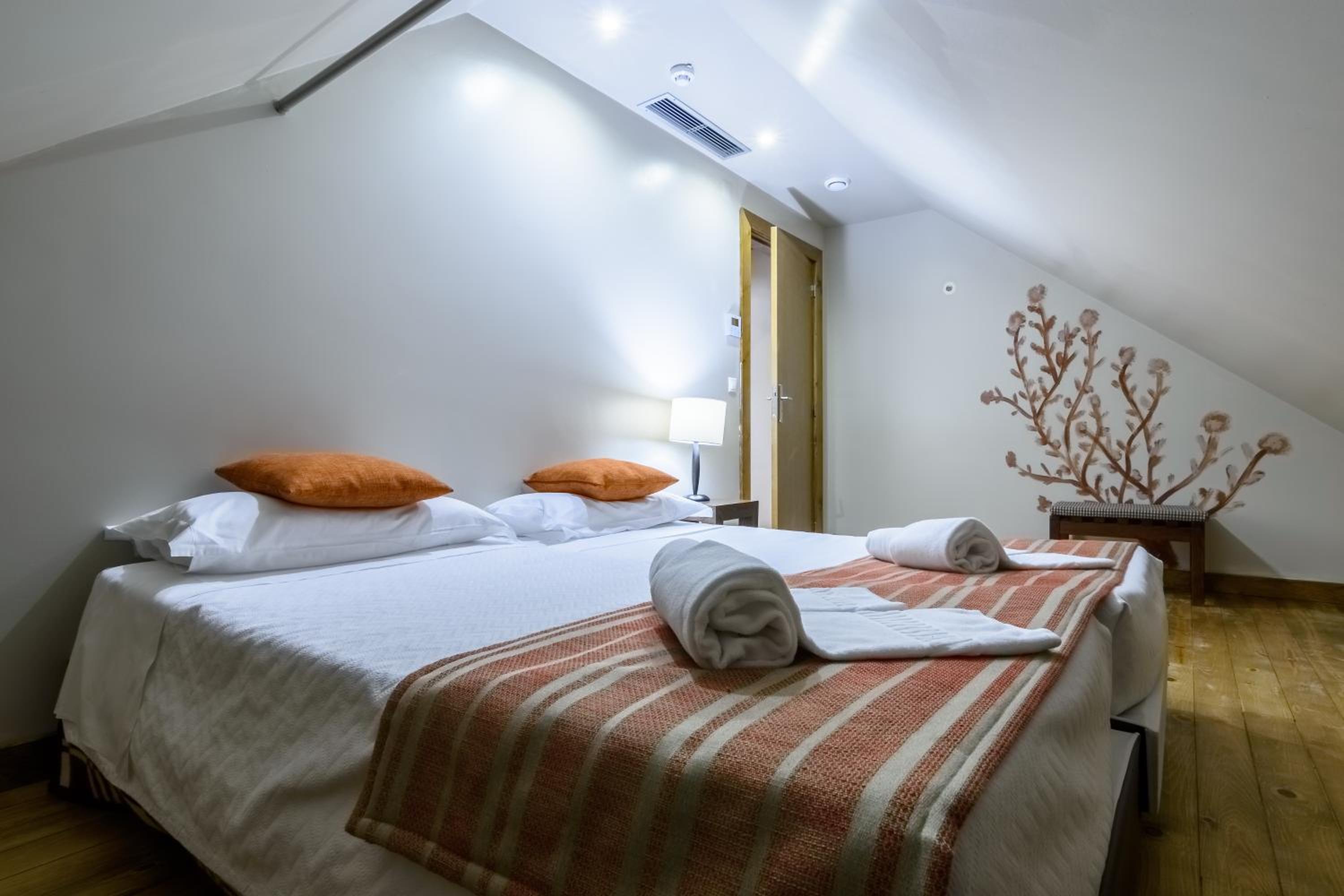 Master Suite (3 Adults) - Photo 10