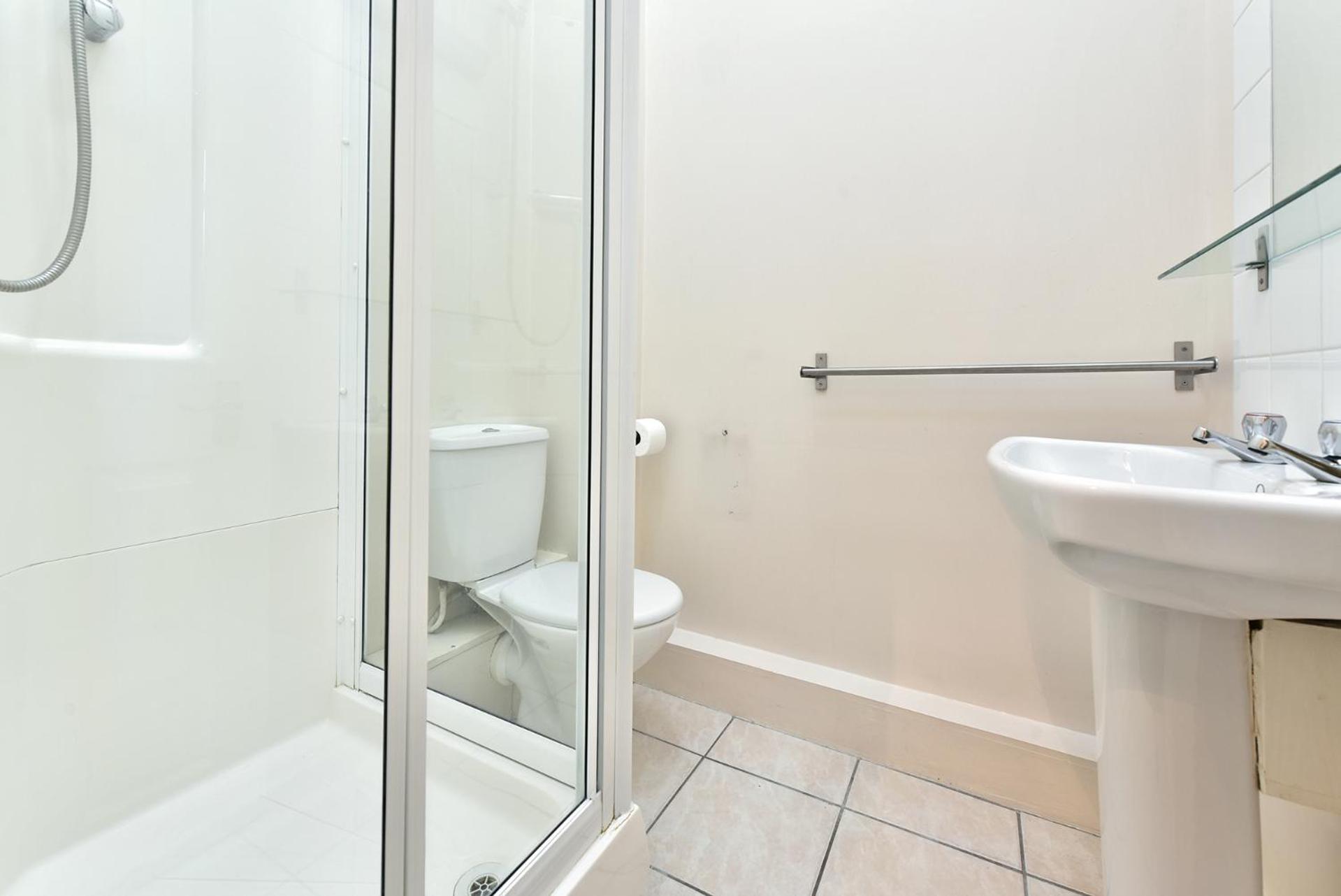 En Suite Quadruple Room photo 3