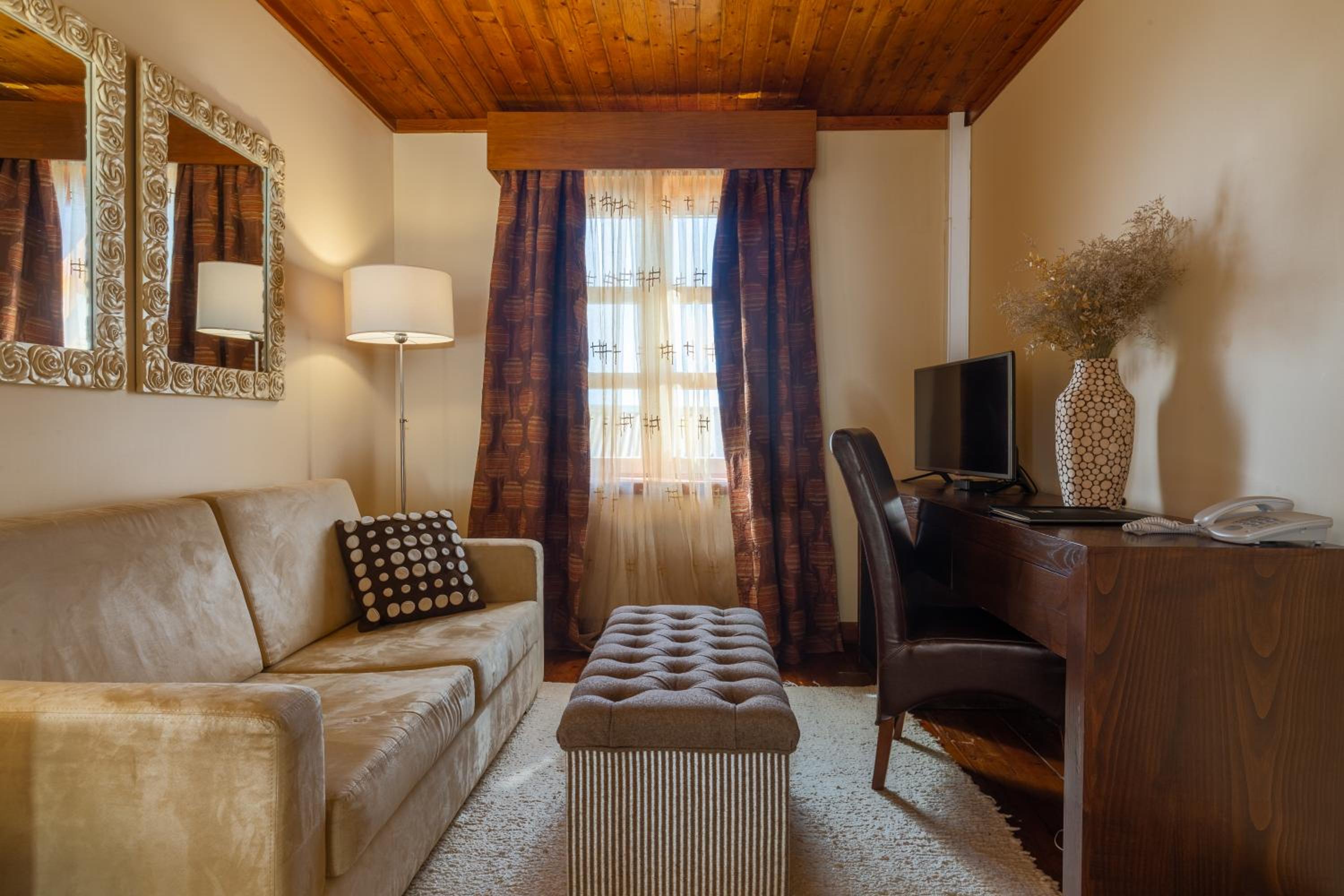 Suite (3 Adults) - Photo 4