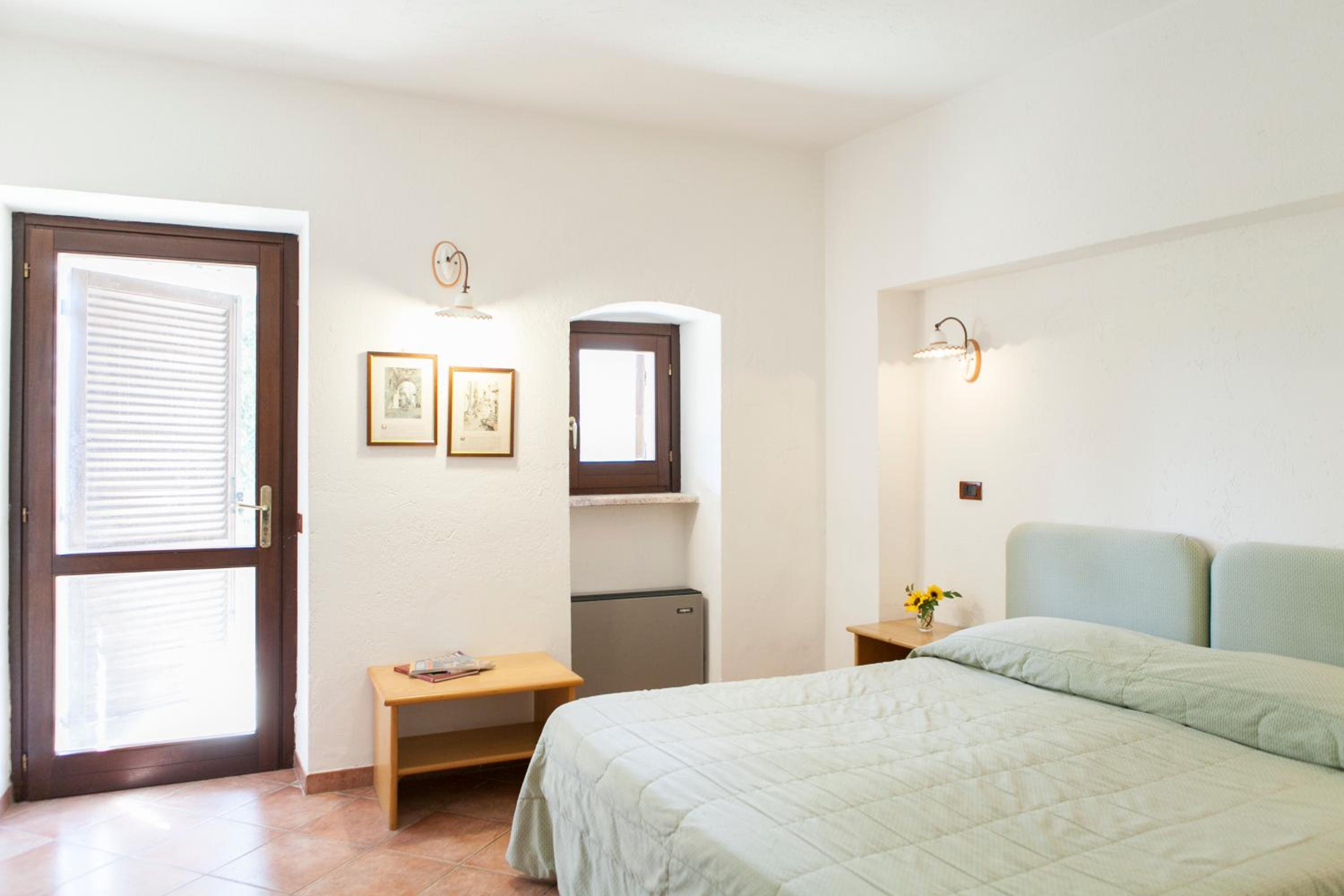 Double or Twin Room - Photo 8