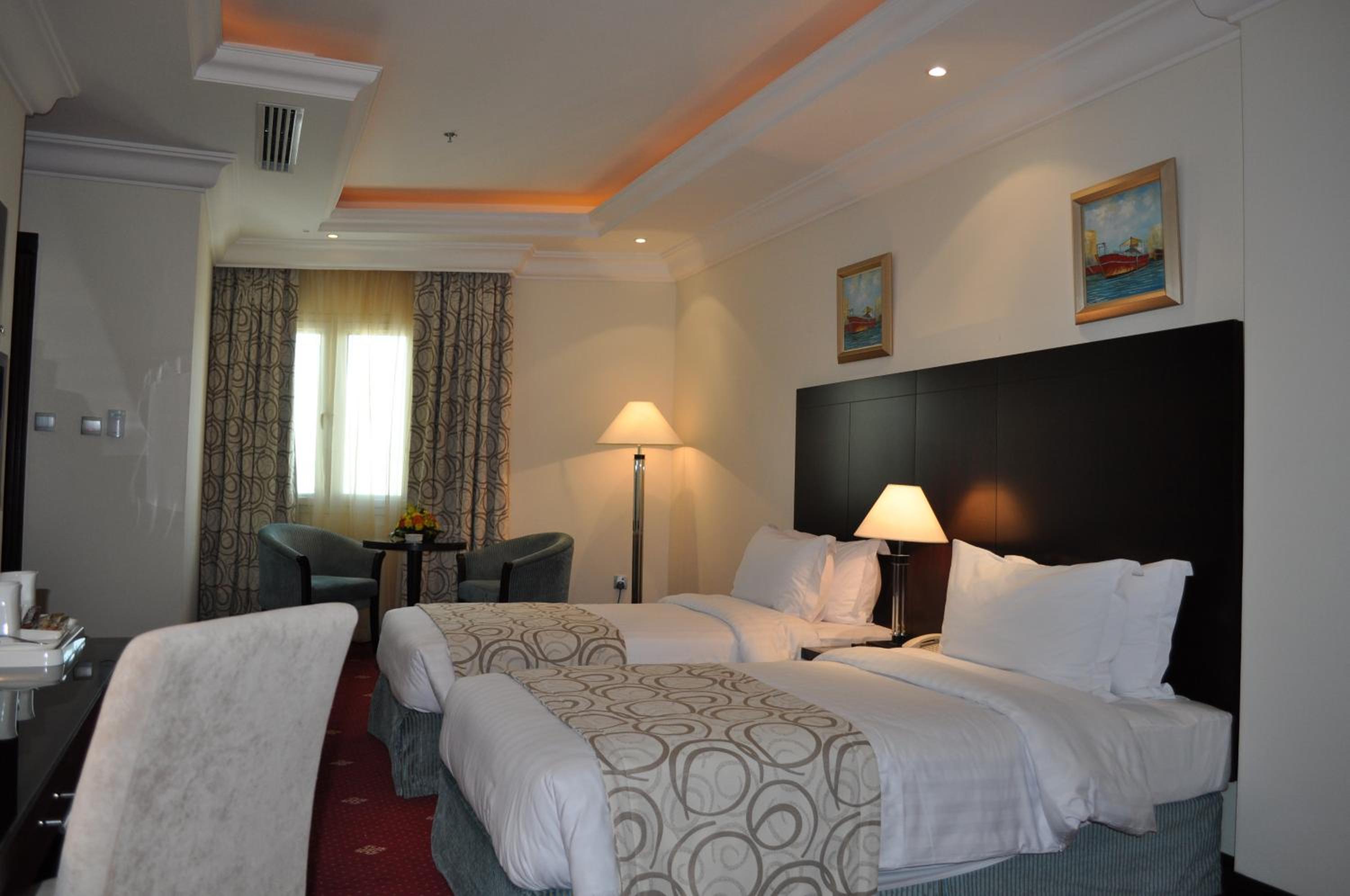 Standard Twin Room - Photo 4