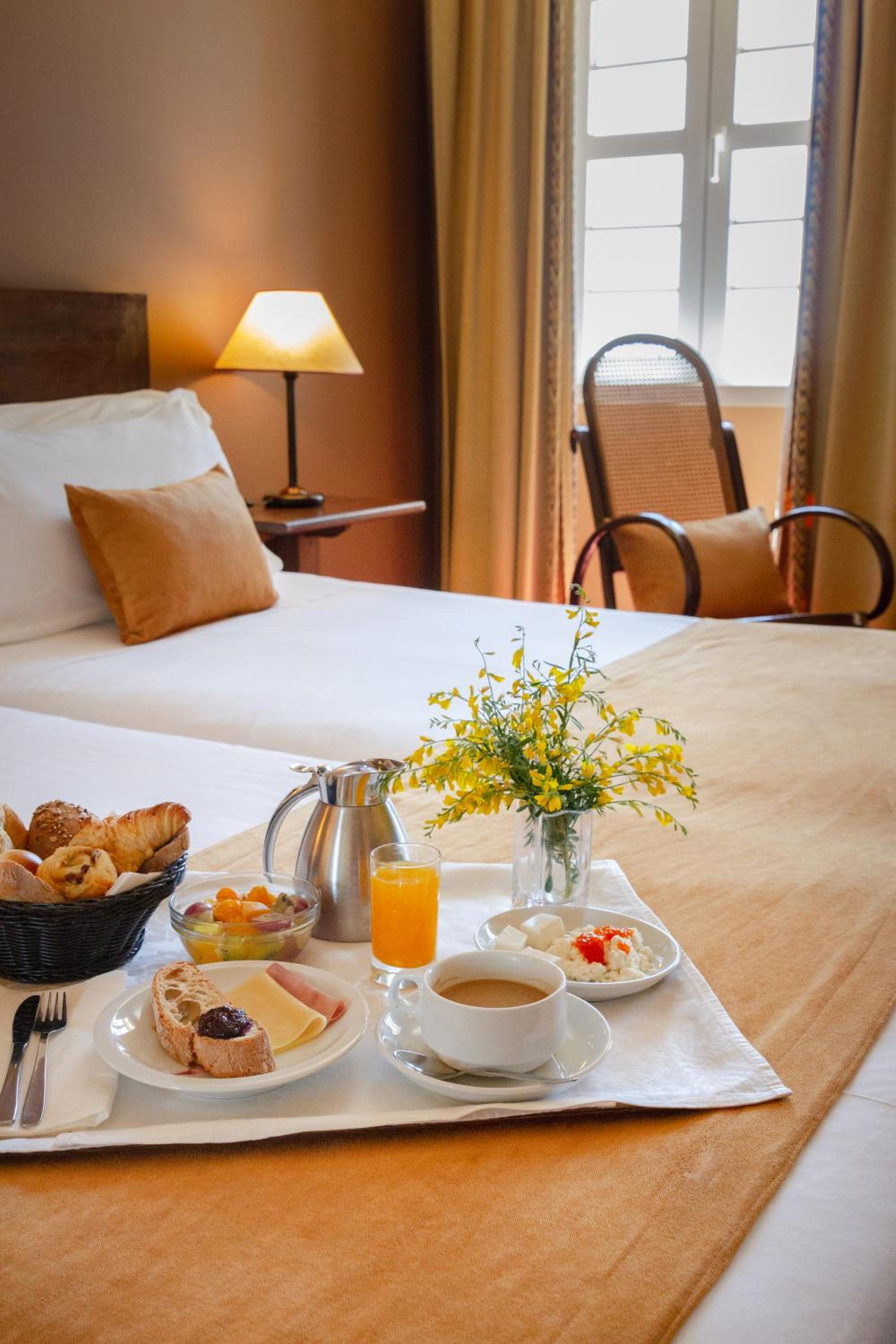 Superior Double or Twin Room (2 Adults + 1 Child) with Panoramic View - Photo 4