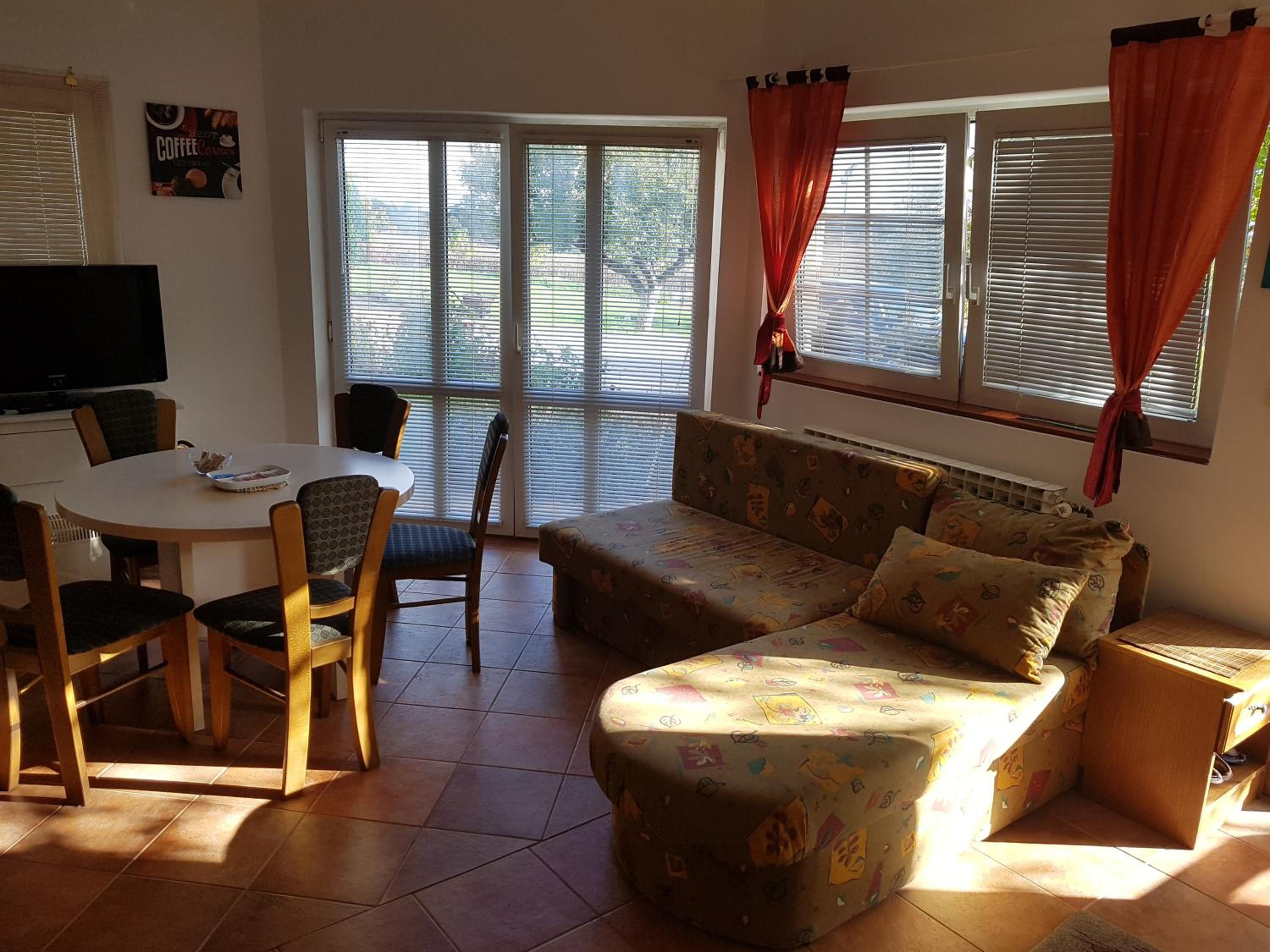 Apartment photo 1