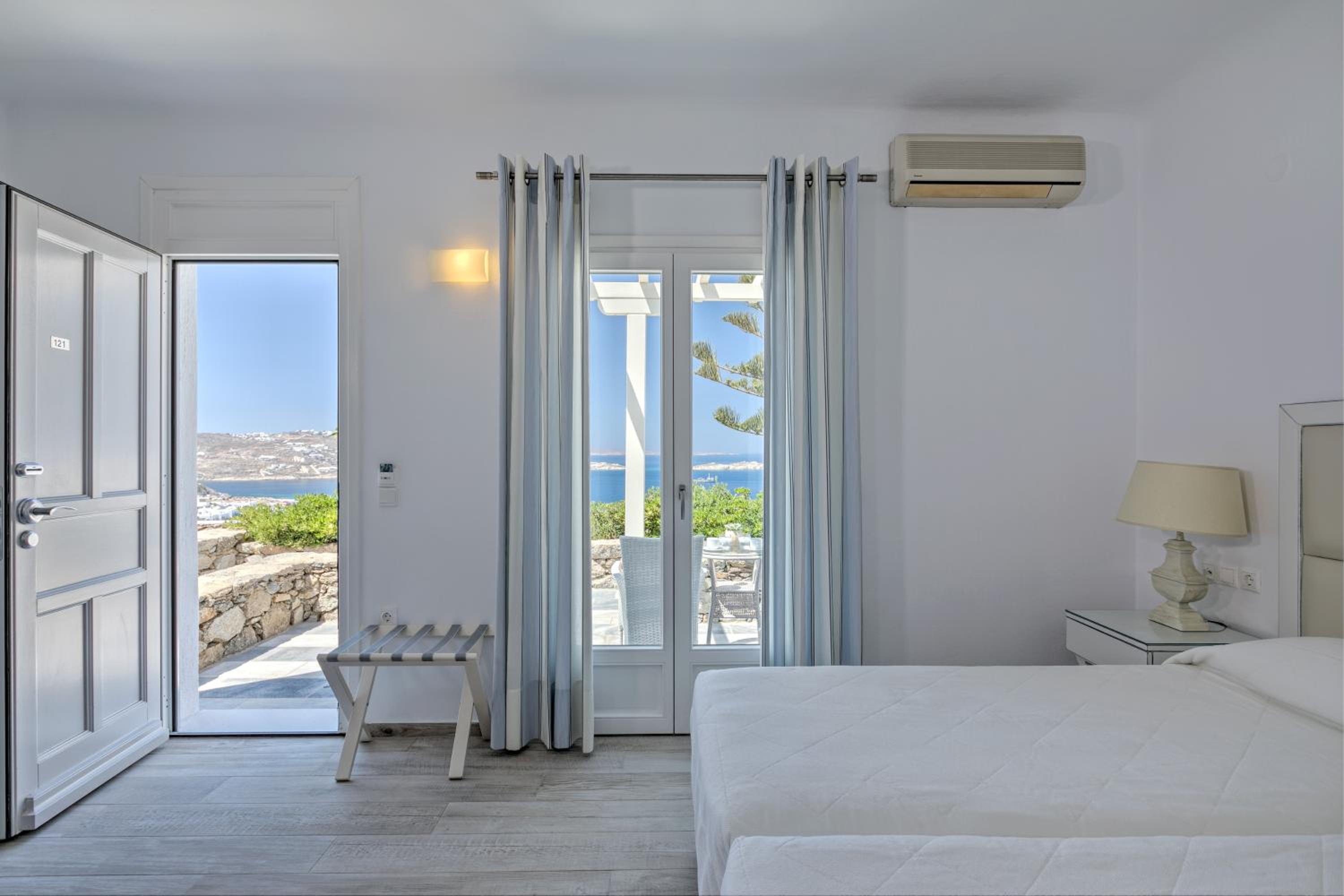 Double or Twin Room with Sea View - Photo 5