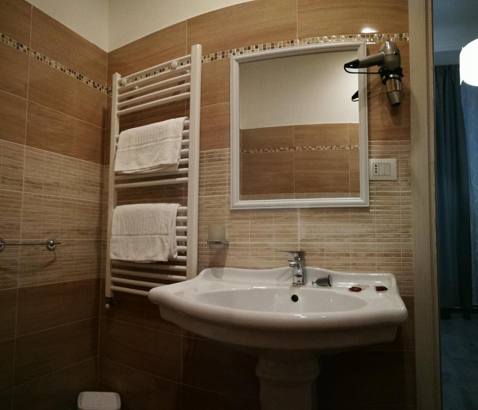 Single Room photo 3