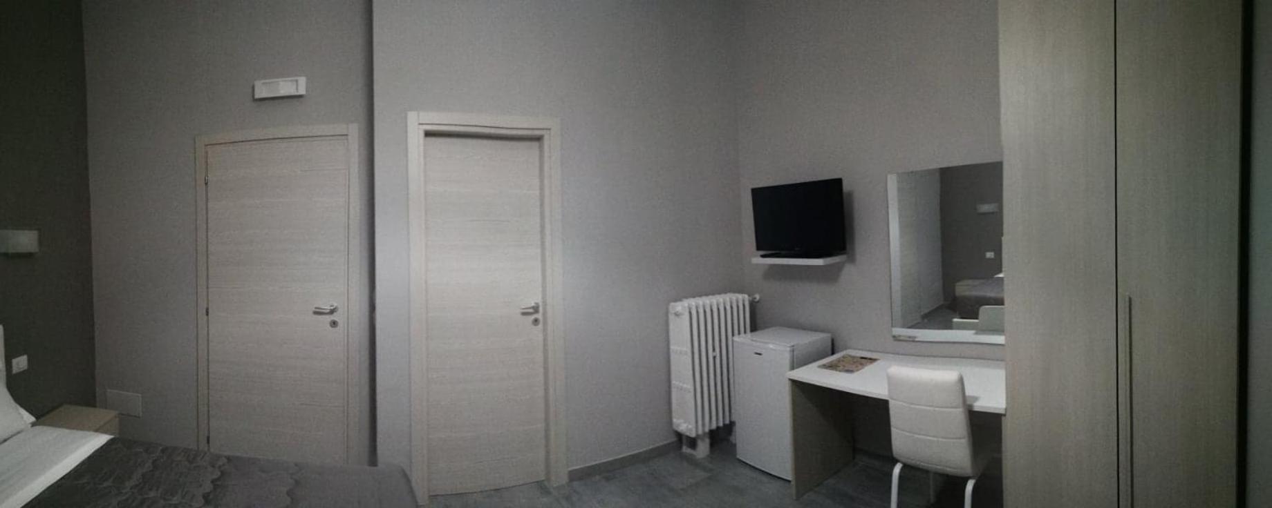 Standard King Room photo 1