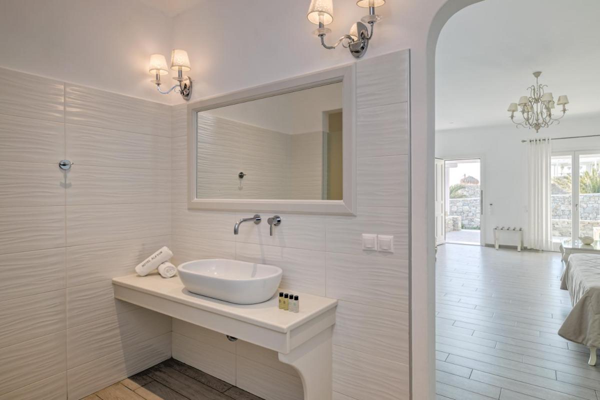 Standard Double or Twin Room - Photo 2