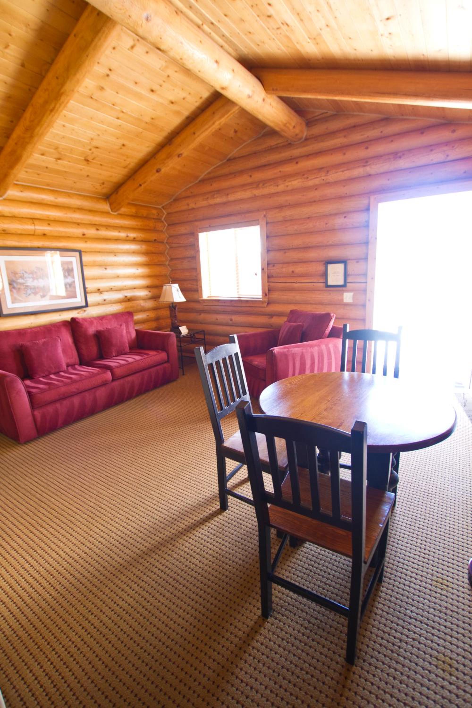 Queen Suite - Photo 1