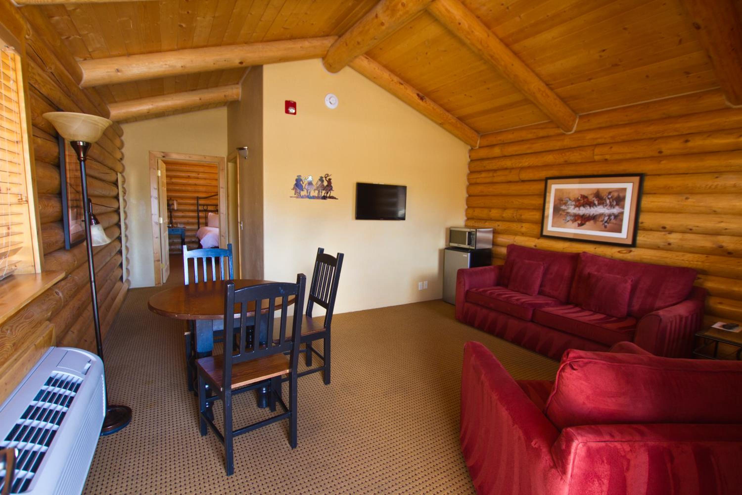 Queen Suite - Photo 6