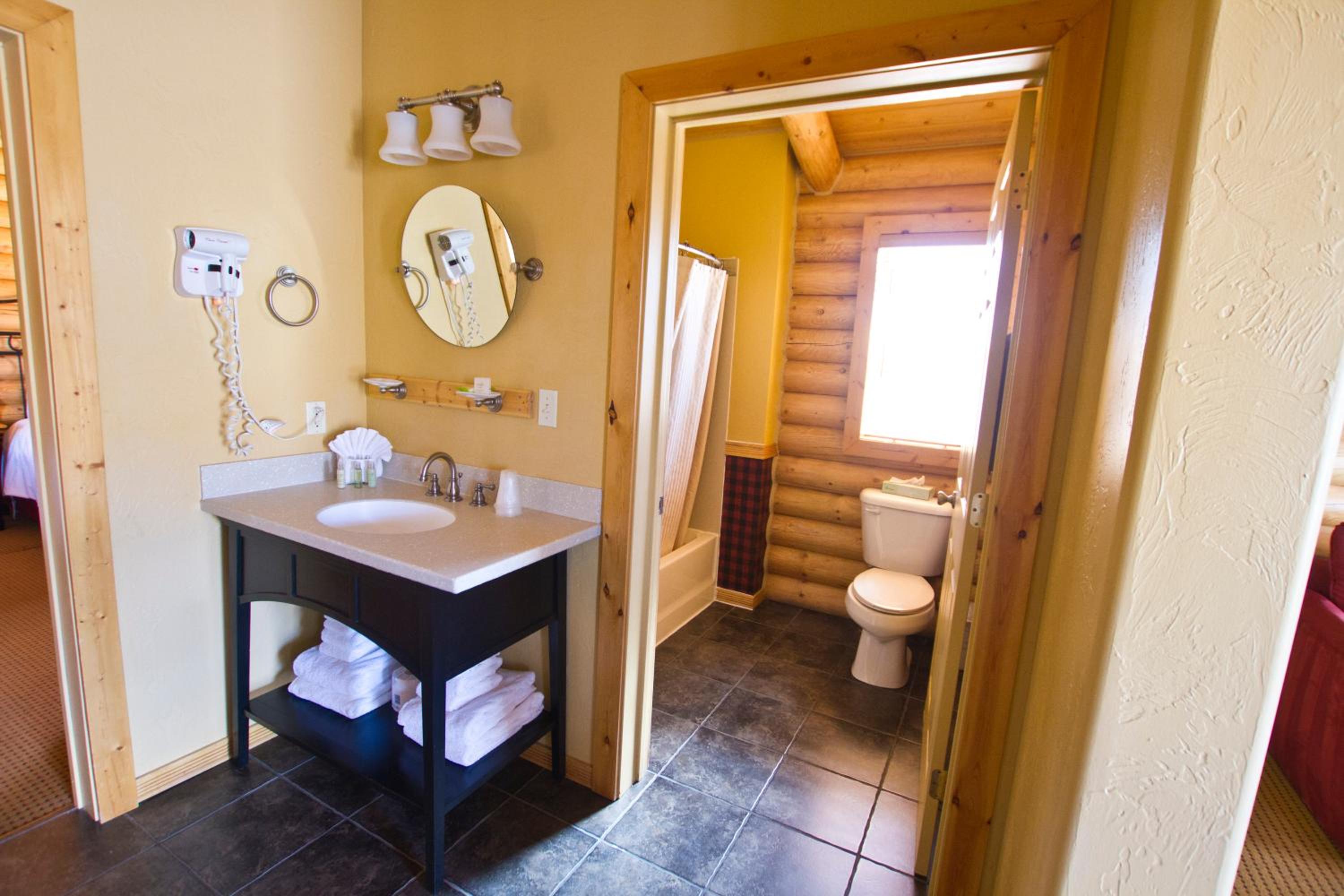 Queen Suite - Photo 5