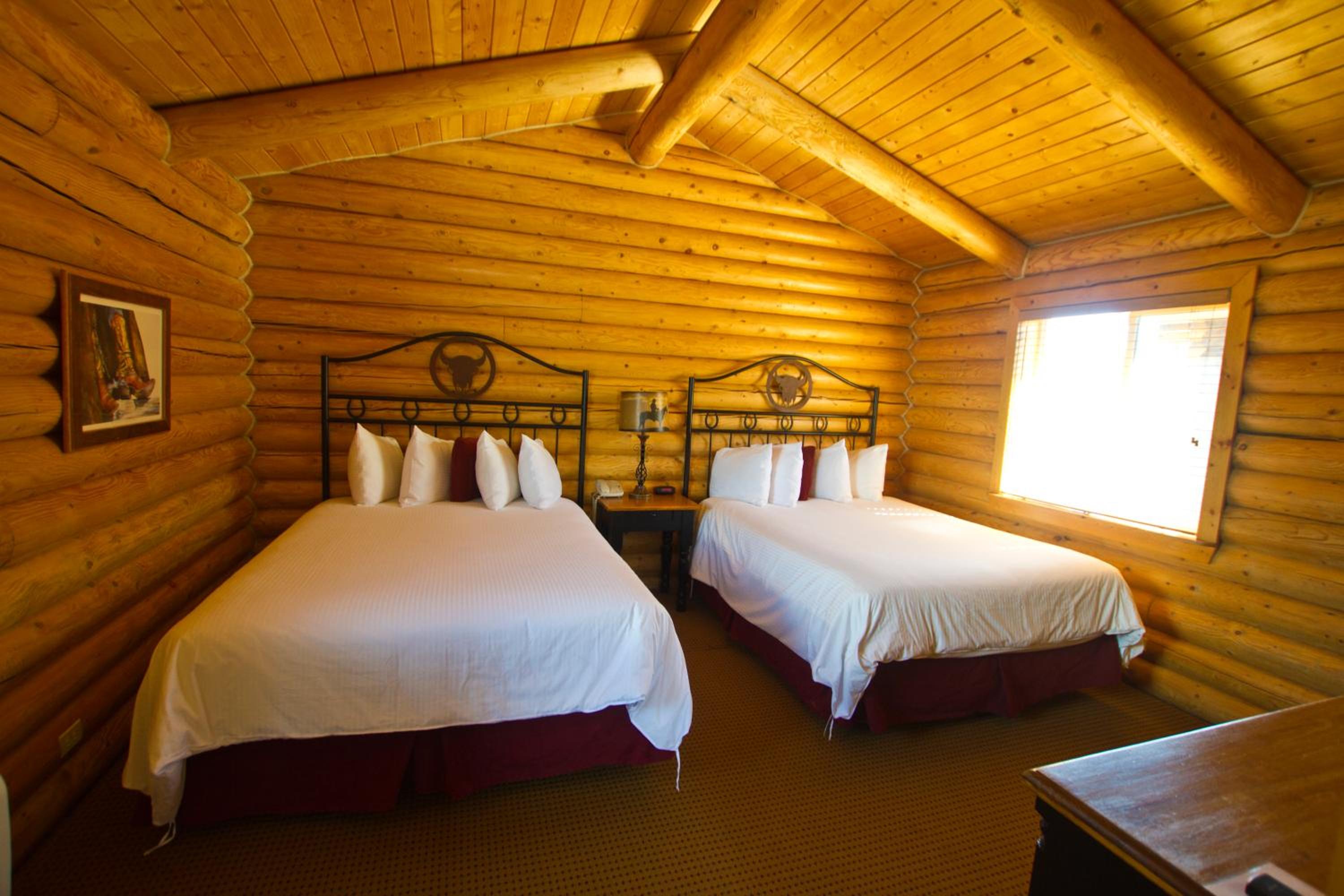 Superior Queen Room with Two Queen Beds - Photo 5