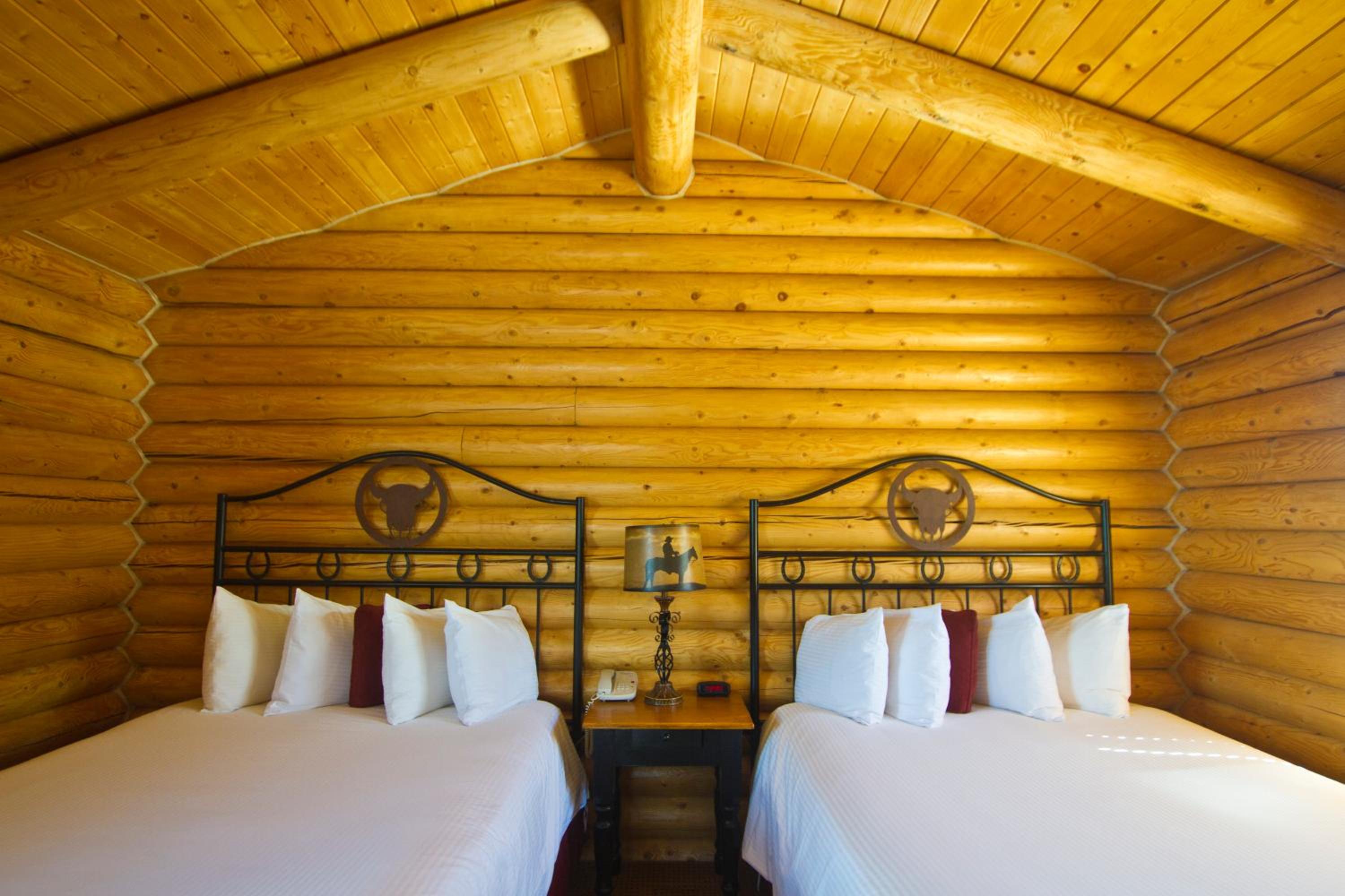 Superior Queen Room with Two Queen Beds - Photo 6