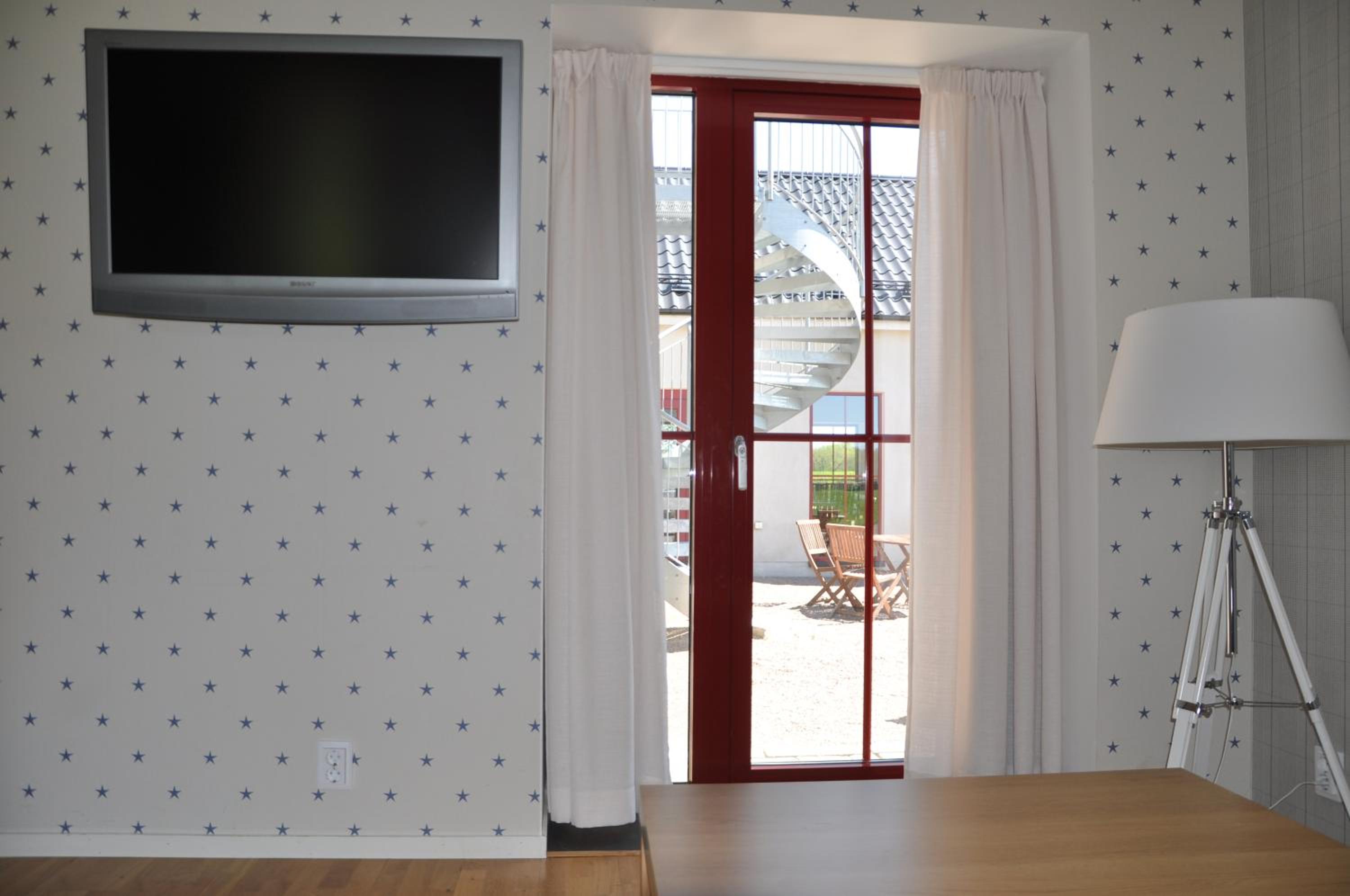 Suite - Photo 12