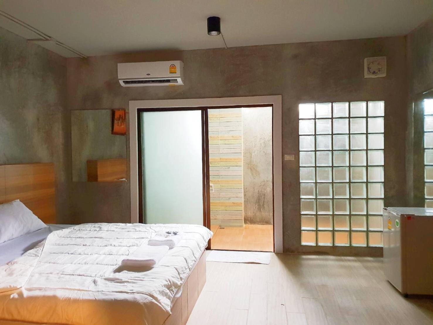 Apartment - Photo 12