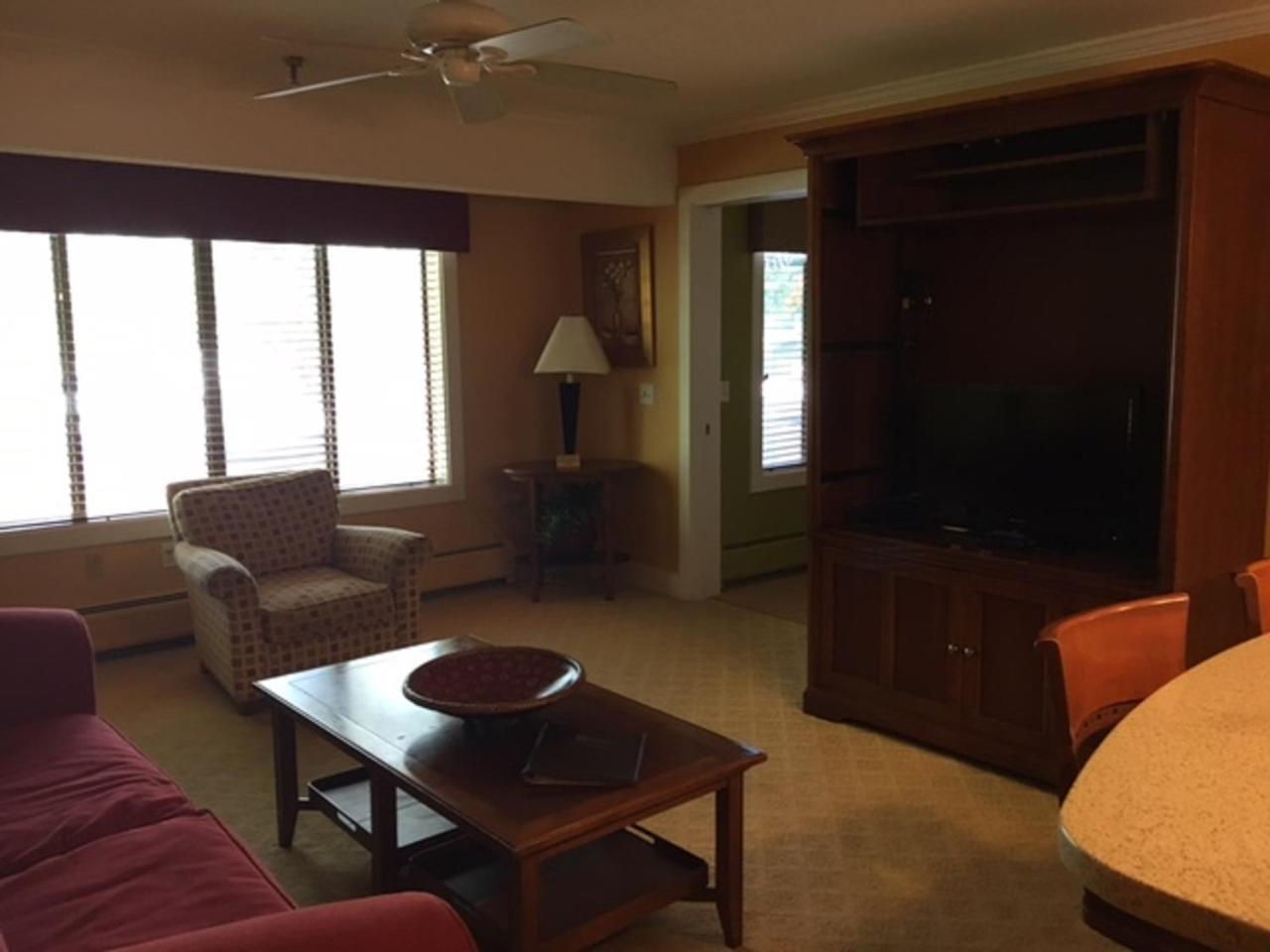 One-Bedroom Suite - Photo 5