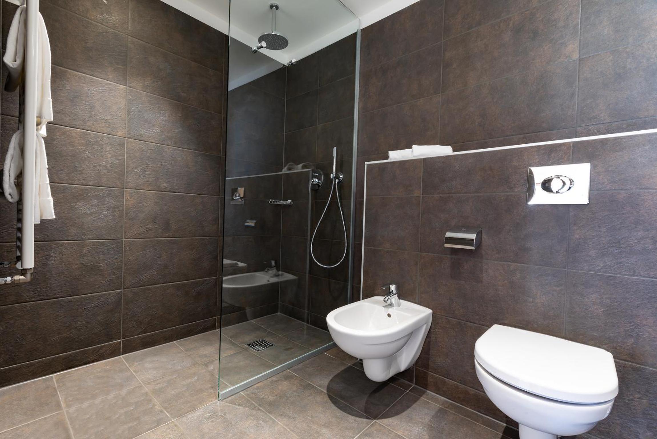 Double or Twin Room - Photo 2