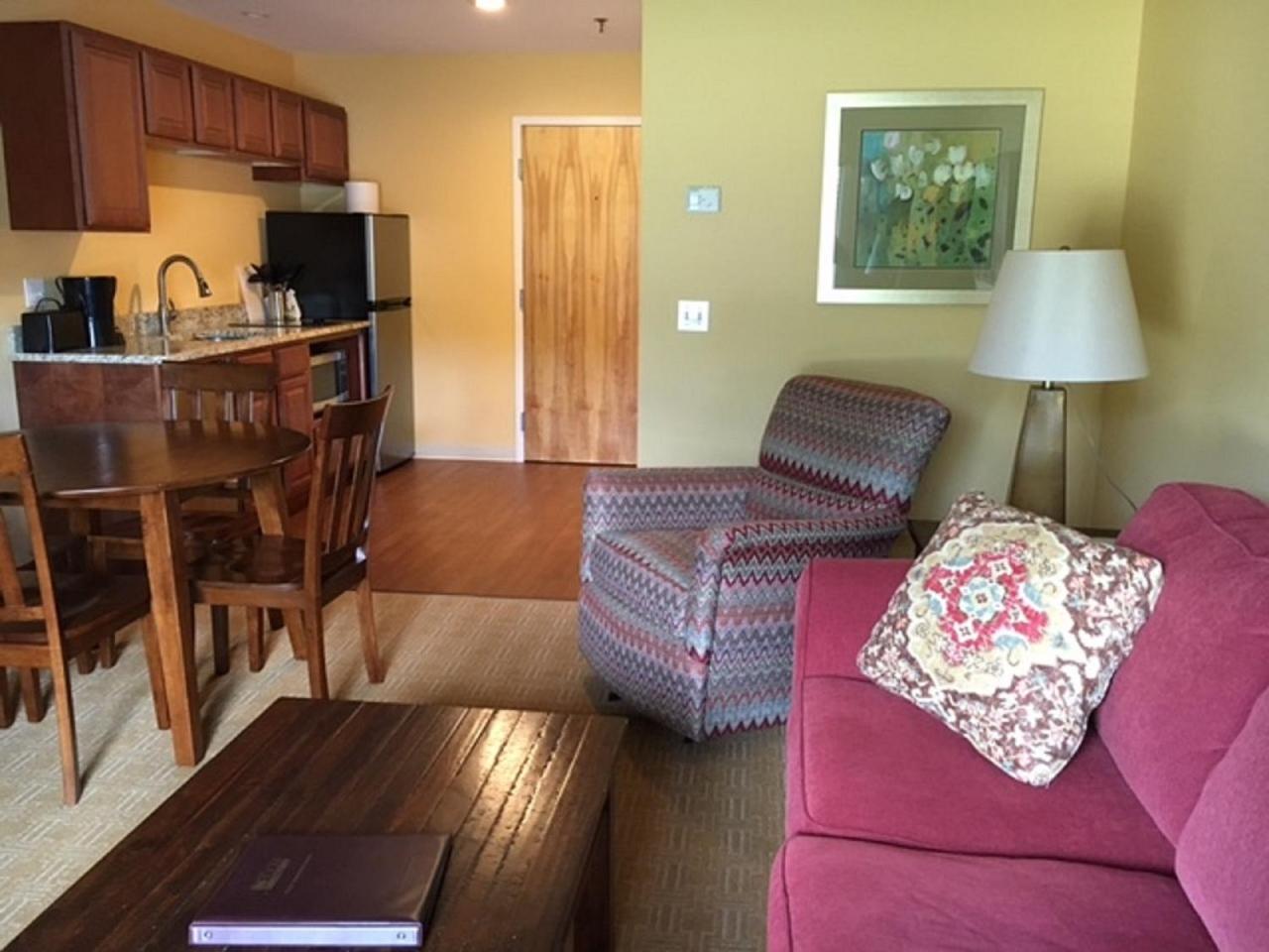 One-Bedroom Suite - Photo 1