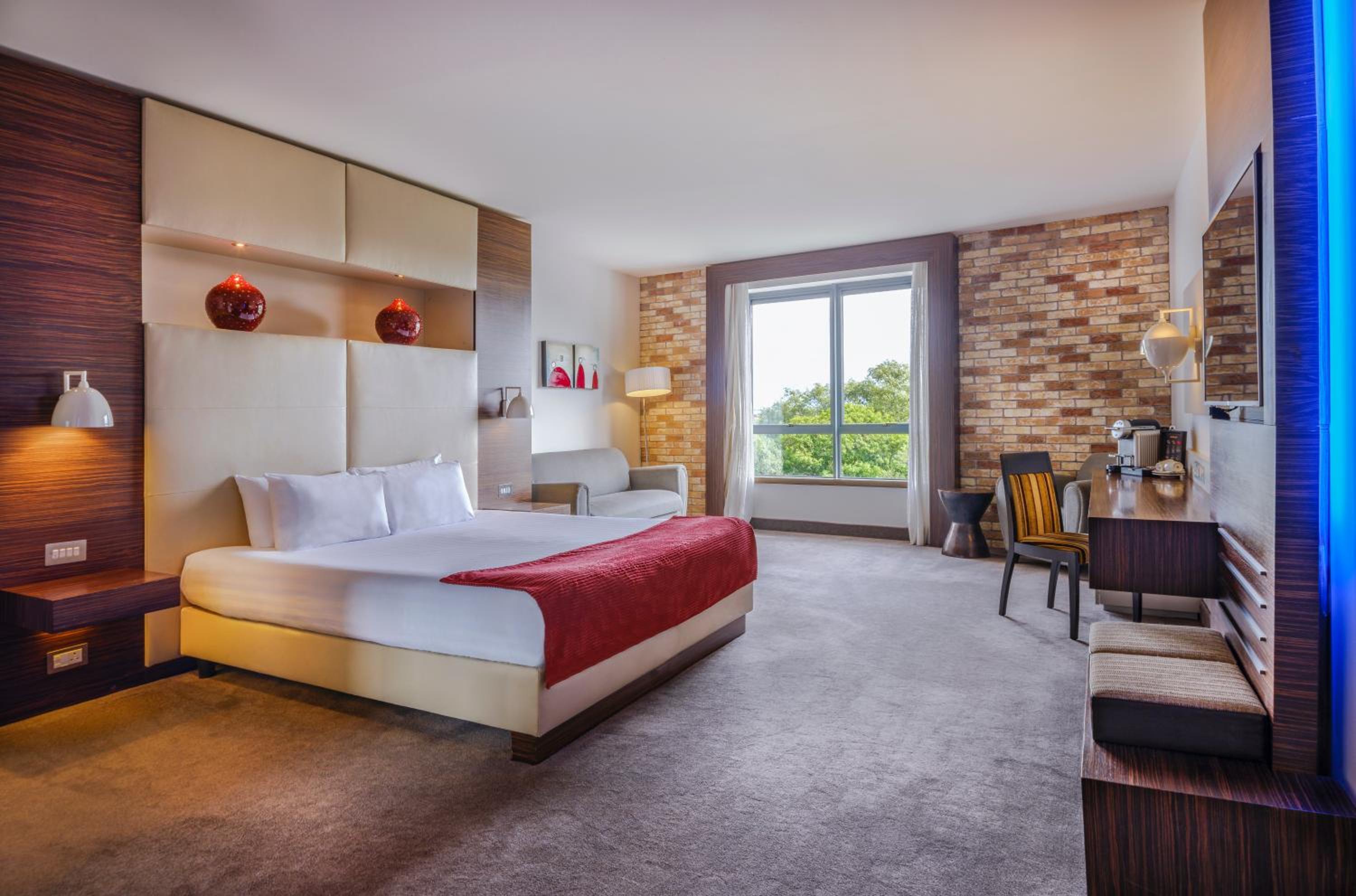 Superior King Room - Photo 1