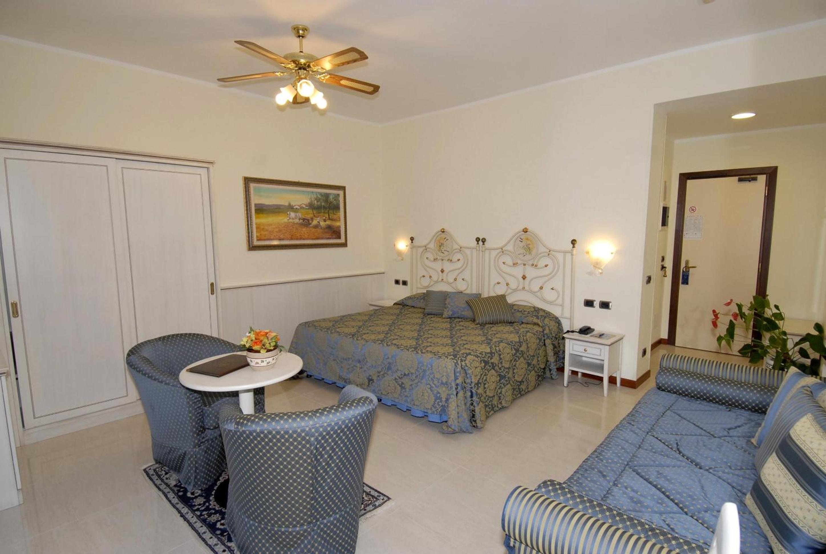 Junior Suite with Balcony and Sea View