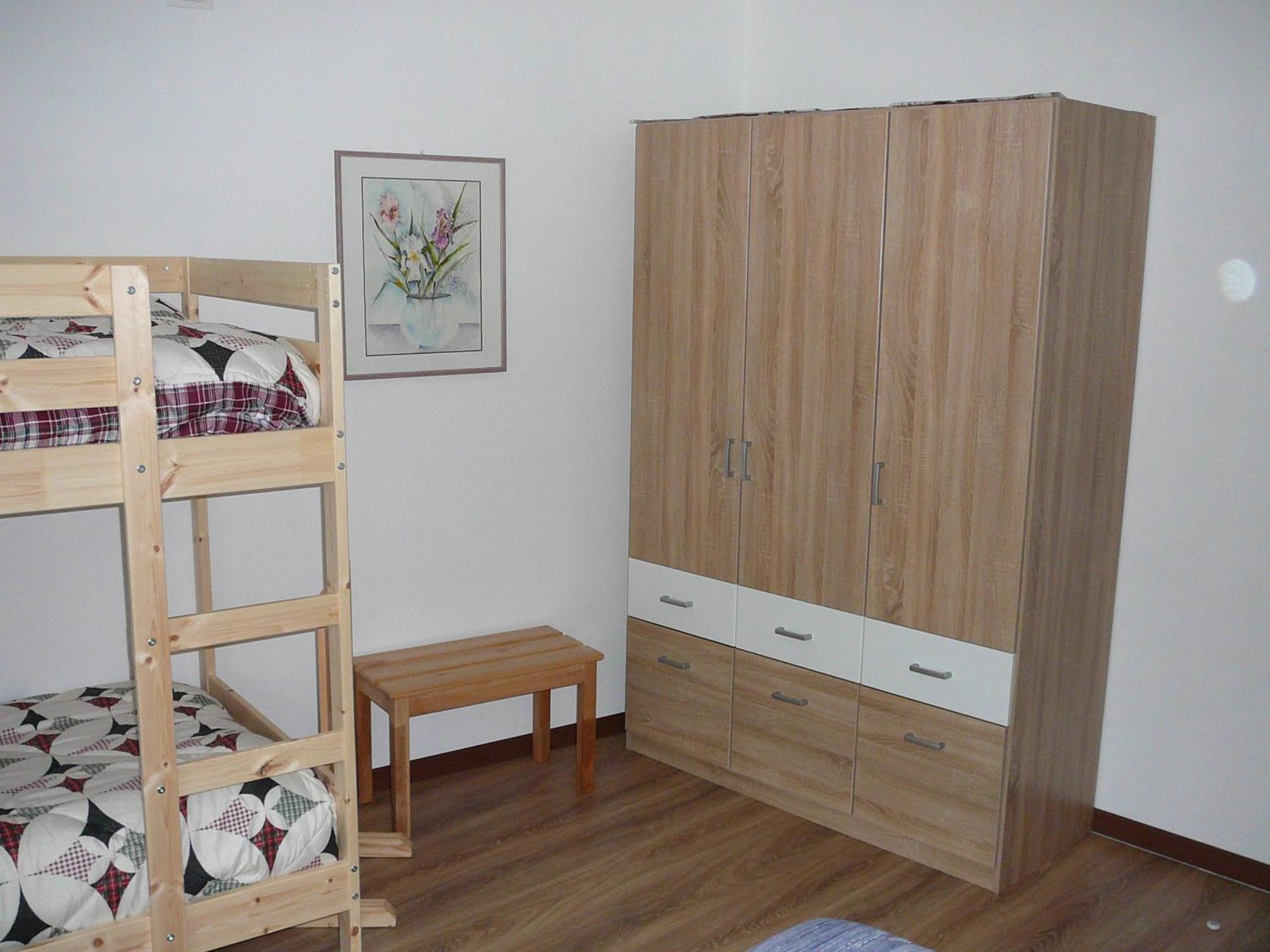 One-Bedroom Apartment - Photo 2