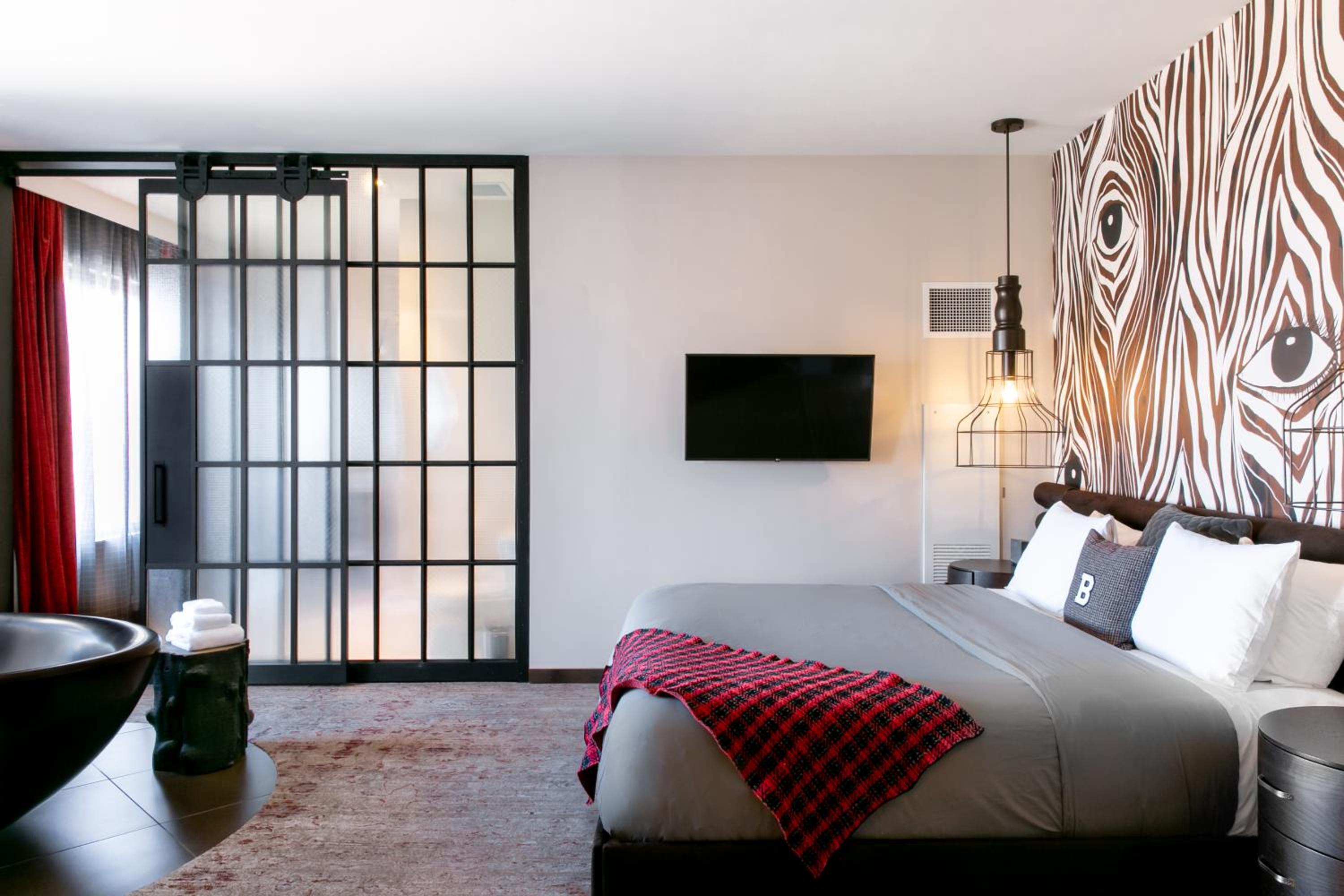 One-Bedroom Suite photo 1