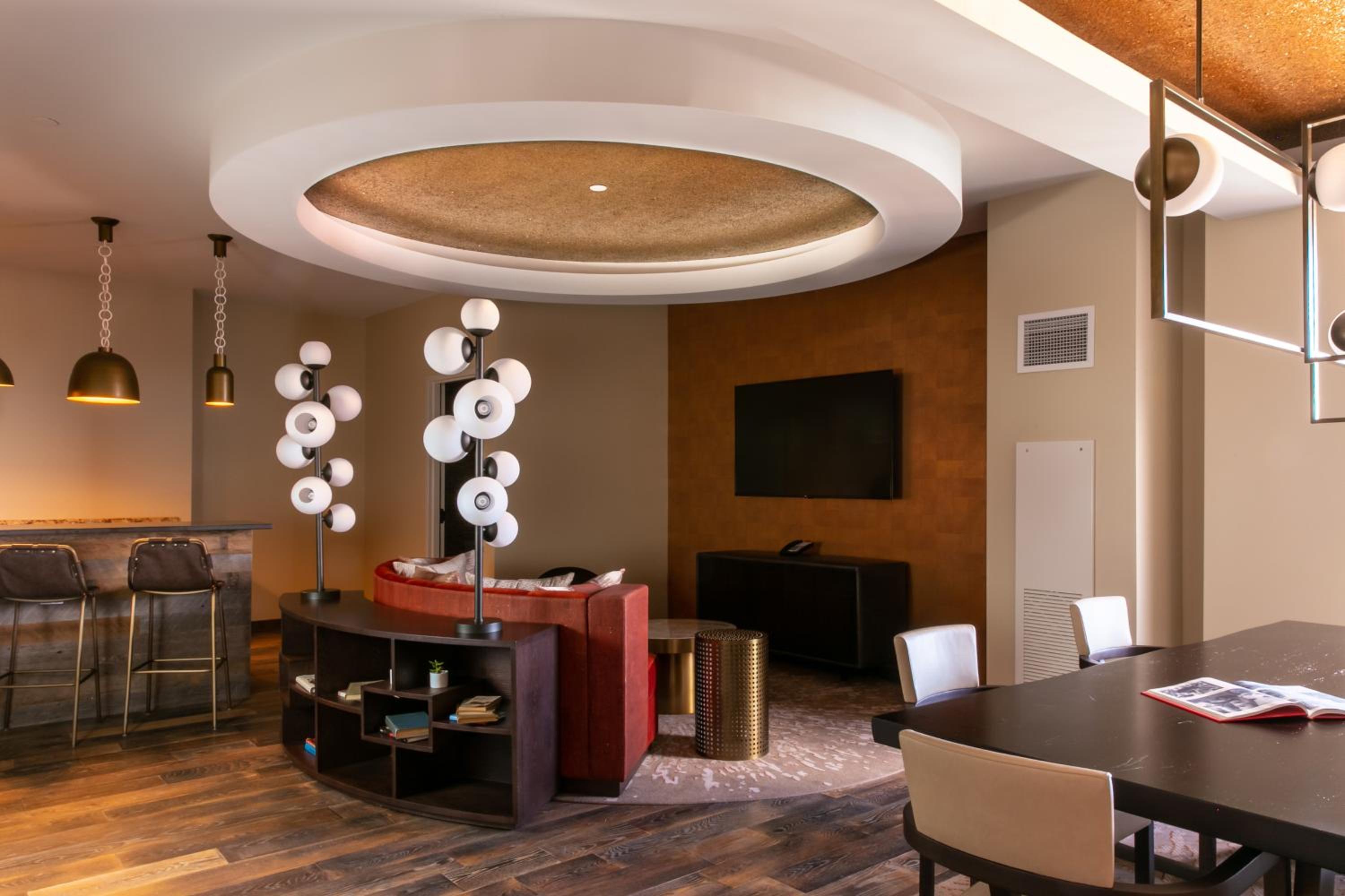 One-Bedroom Suite photo 2