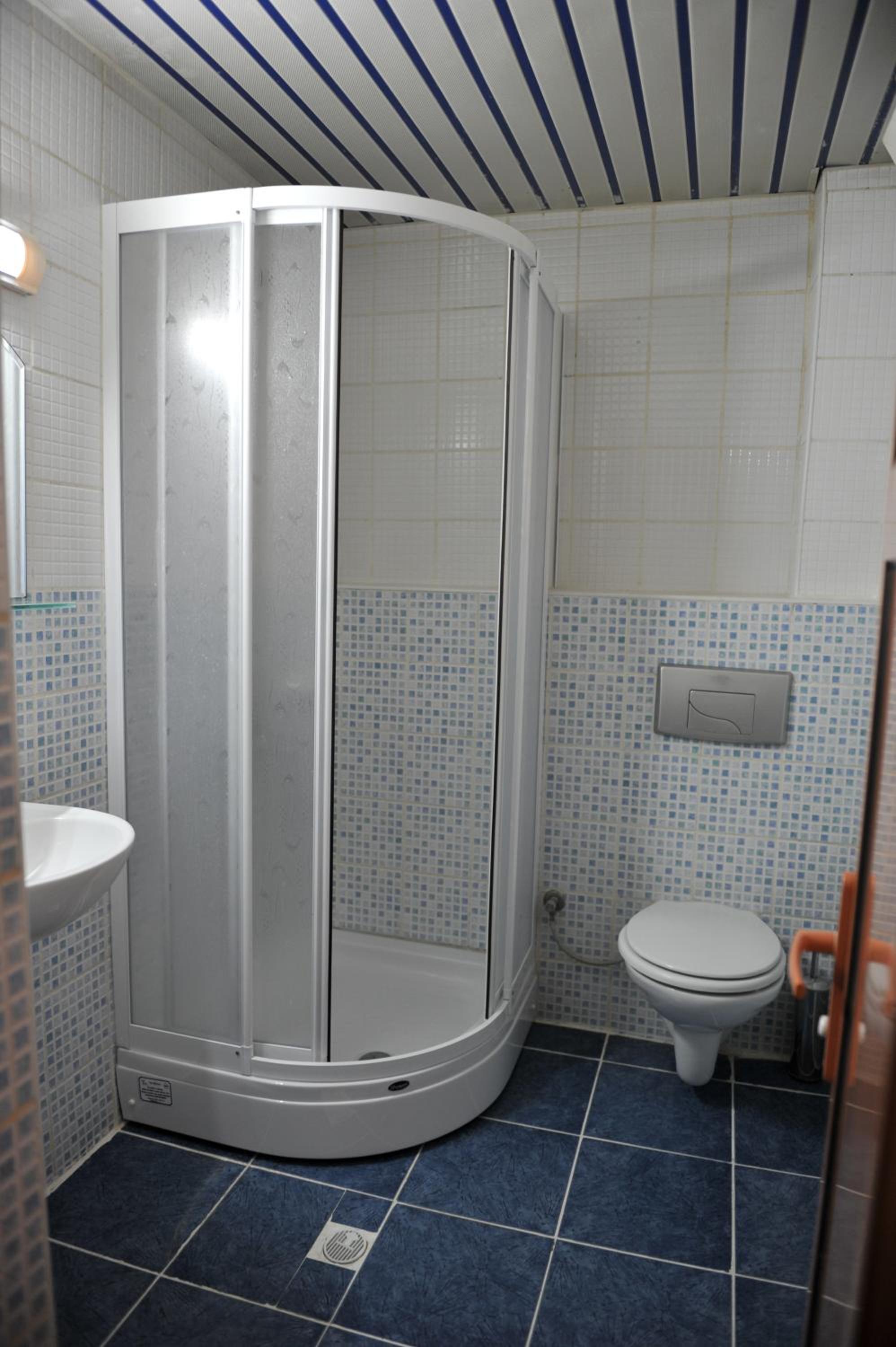 Standard Double or Twin Room - Photo 6