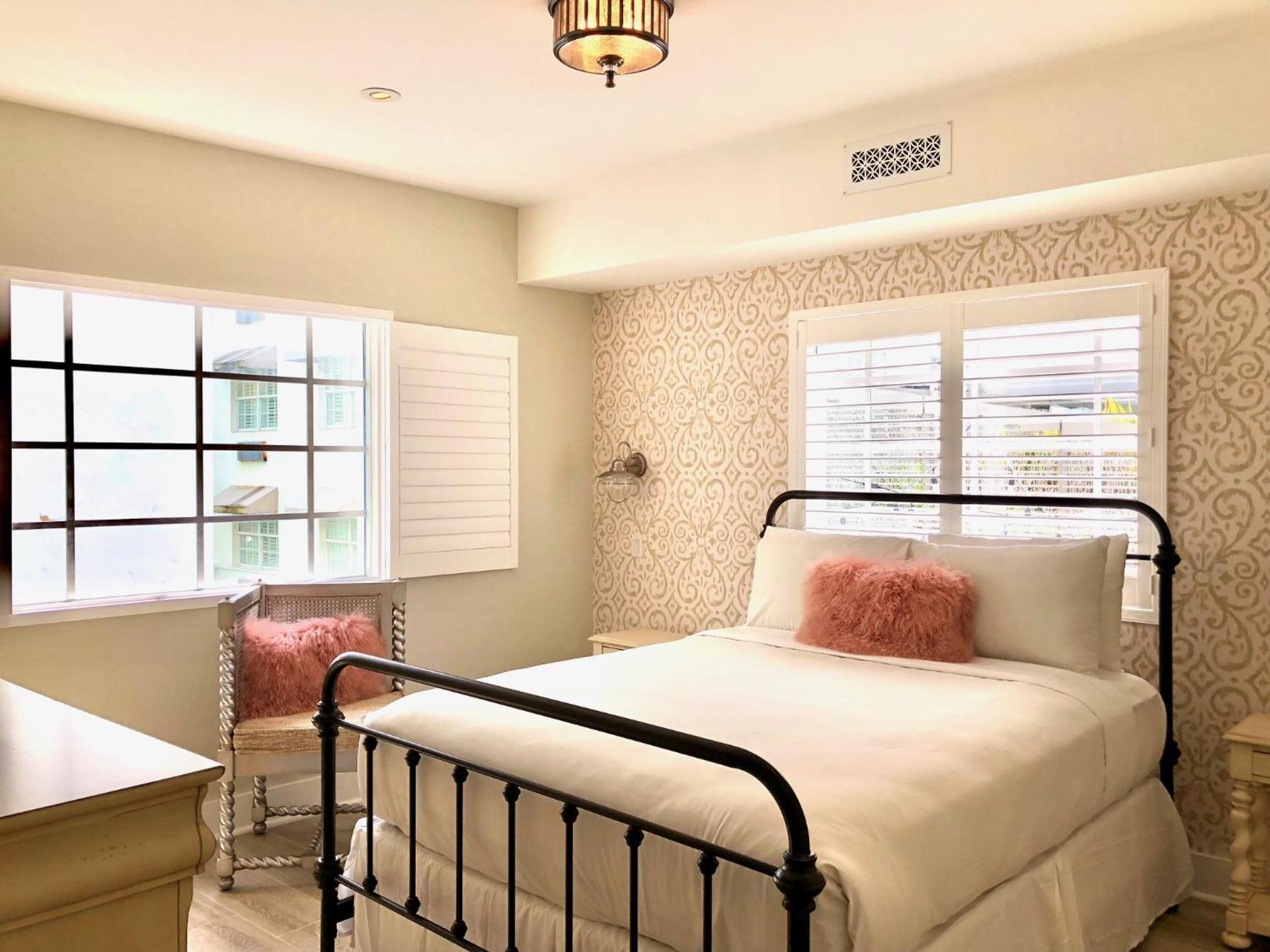 Queen Room ADA