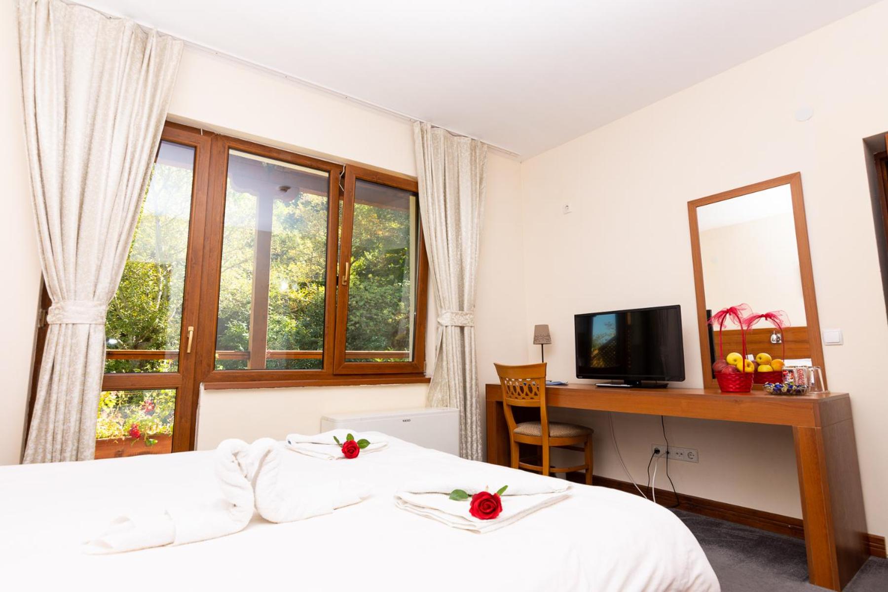 Double or Twin Room with Balcony - Photo 1