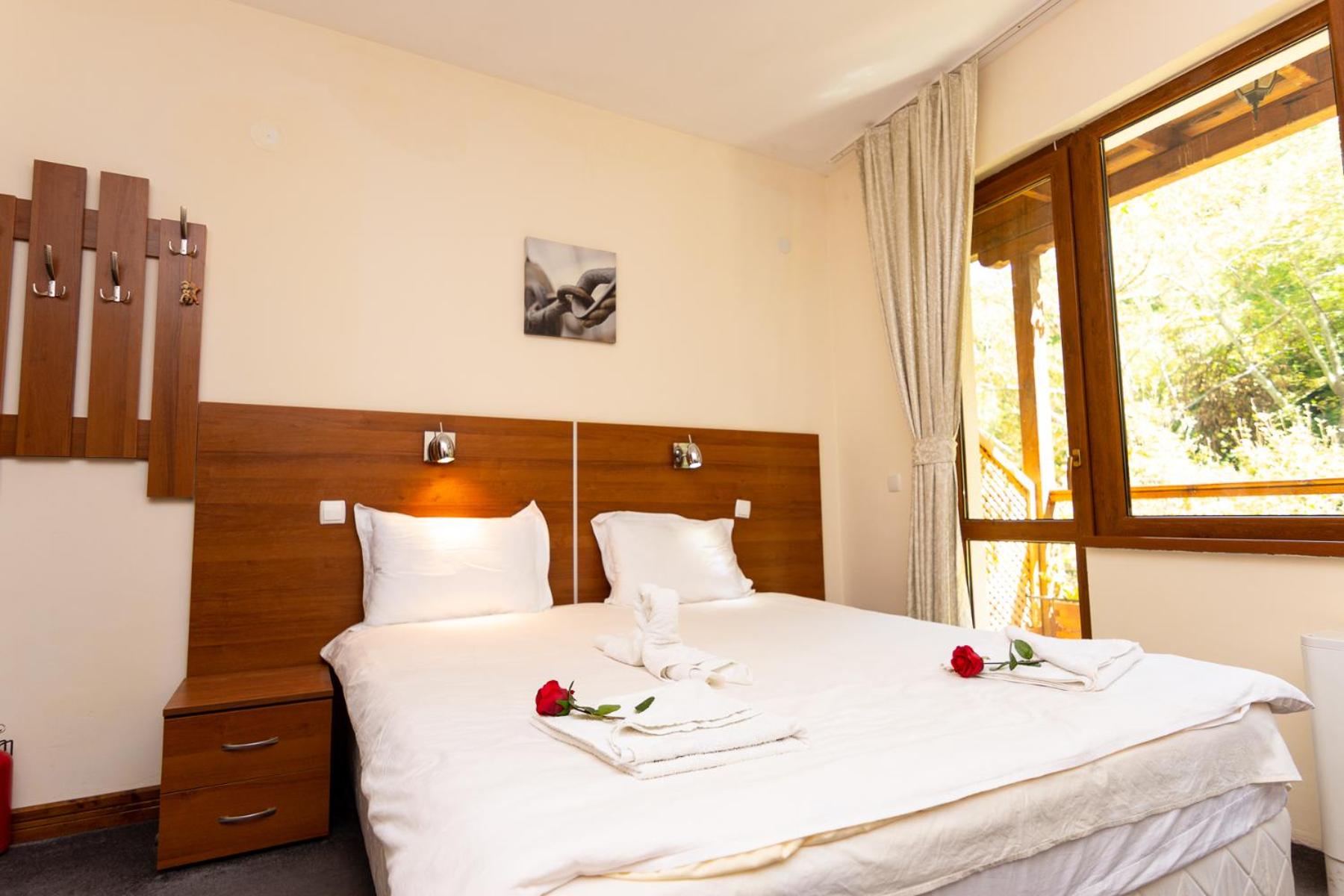Double or Twin Room with Balcony - Photo 2